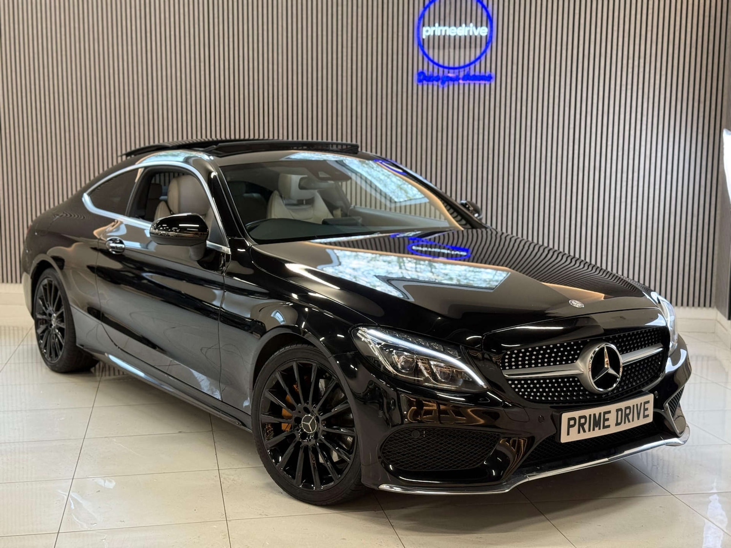 Used Mercedes-Benz C Class 2016 for sale - 76271647: Photo 1