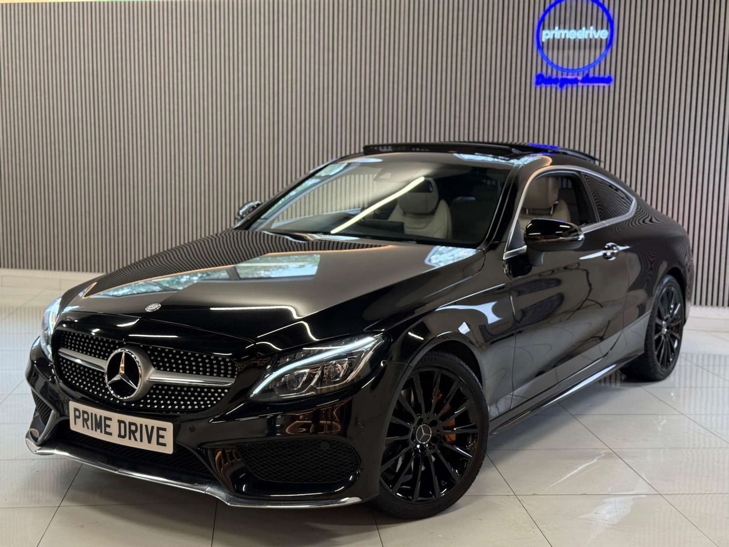 Used Mercedes-Benz C Class 2016 for sale - 76271647: Photo 2