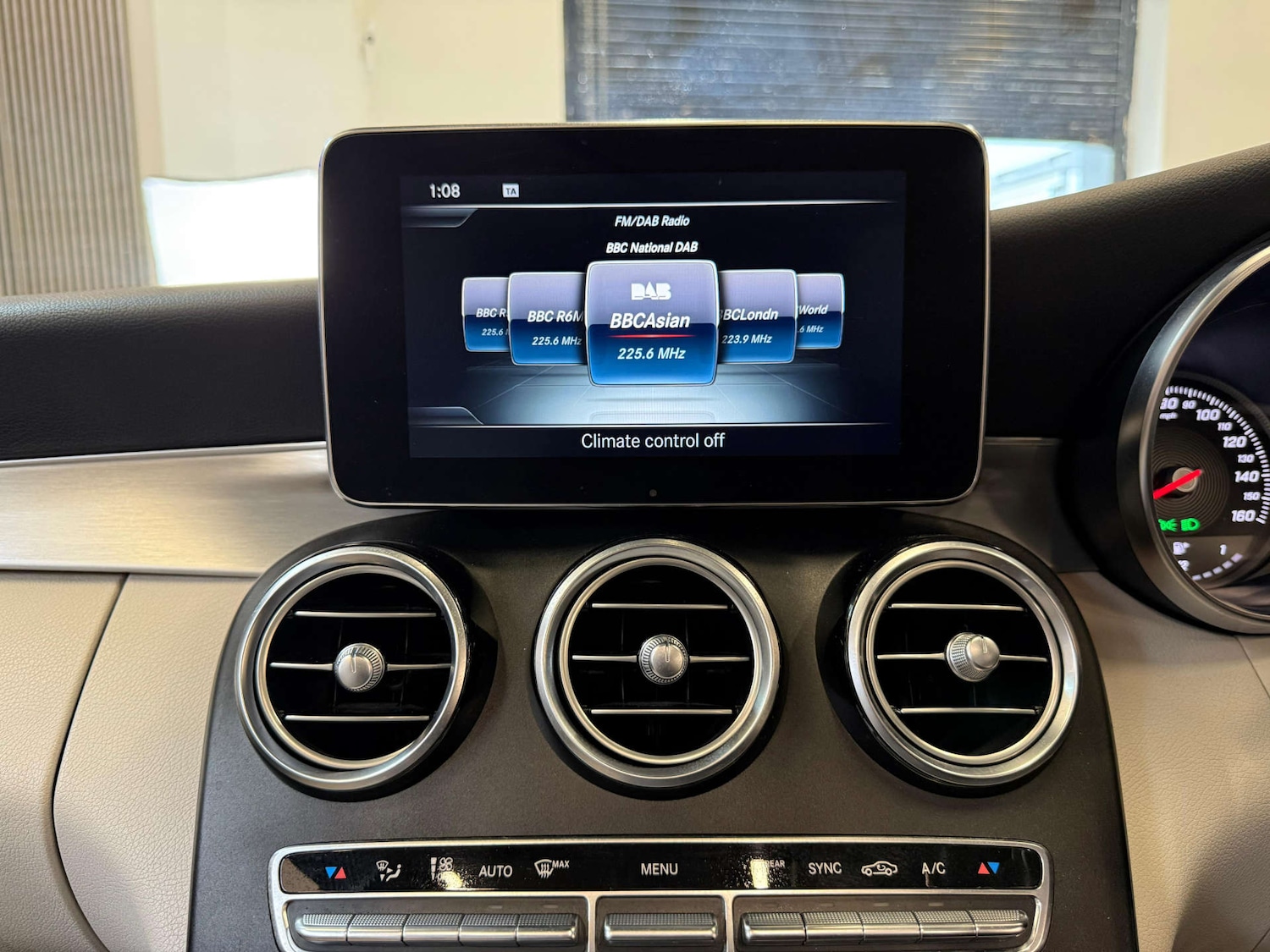 Used Mercedes-Benz C Class 2016 for sale - 76271647: Photo 36