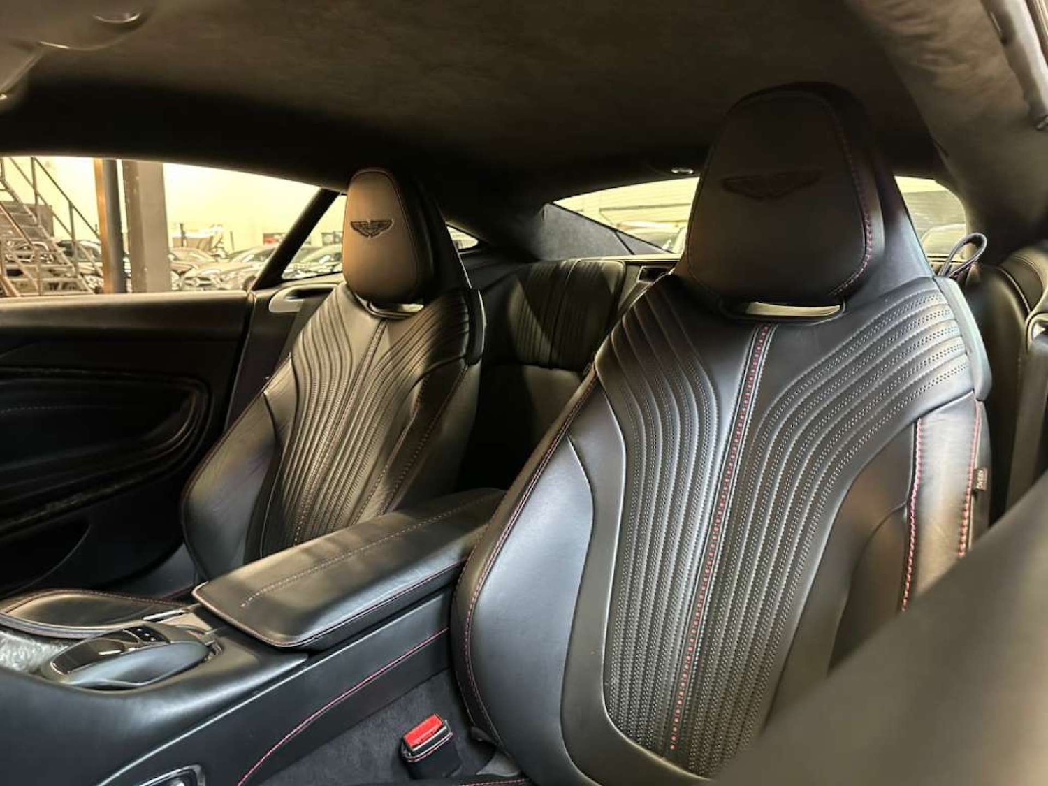 Used Aston Martin DB11 2017 for sale - 76354258: Photo 20
