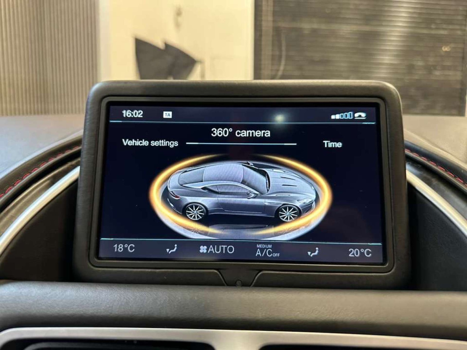 Used Aston Martin DB11 2017 for sale - 76354258: Photo 32