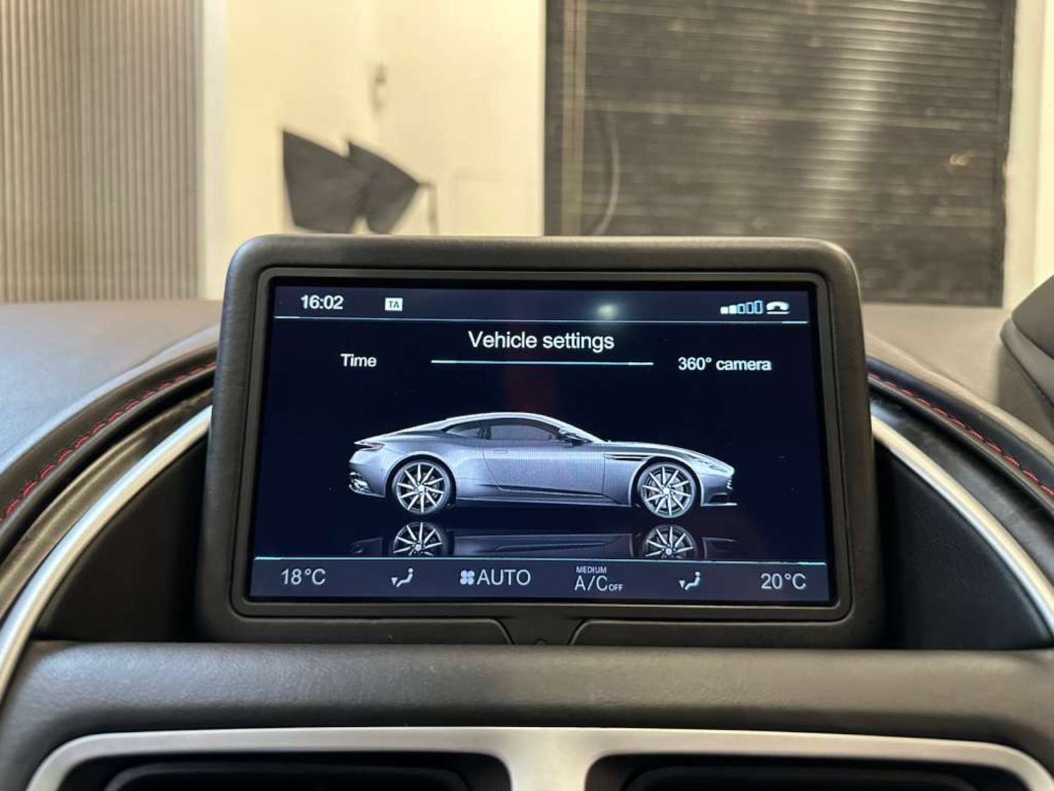 Used Aston Martin DB11 2017 for sale - 76354258: Photo 33
