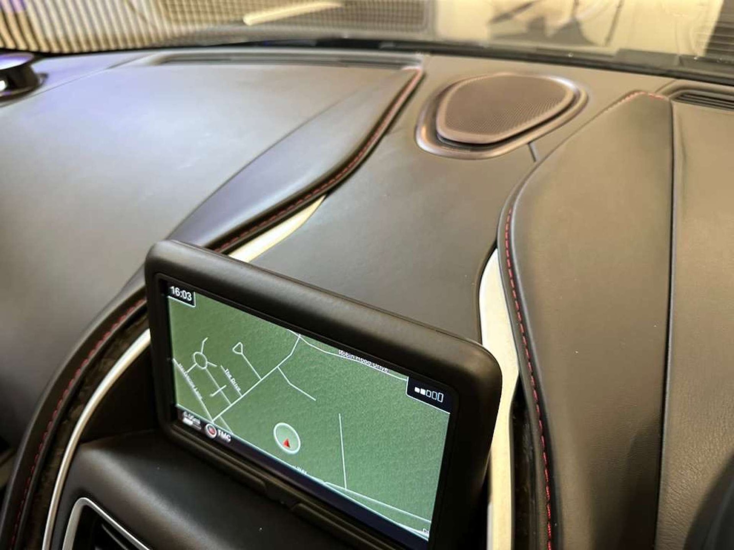 Used Aston Martin DB11 2017 for sale - 76354258: Photo 35