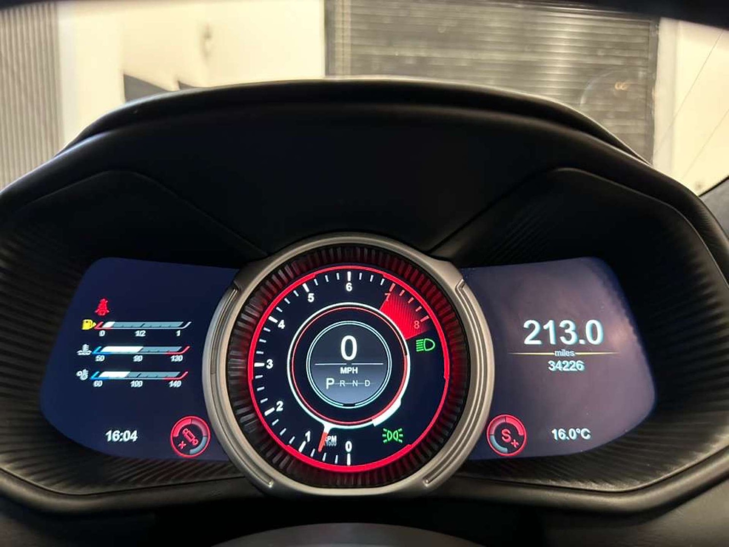 Used Aston Martin DB11 2017 for sale - 76354258: Photo 37