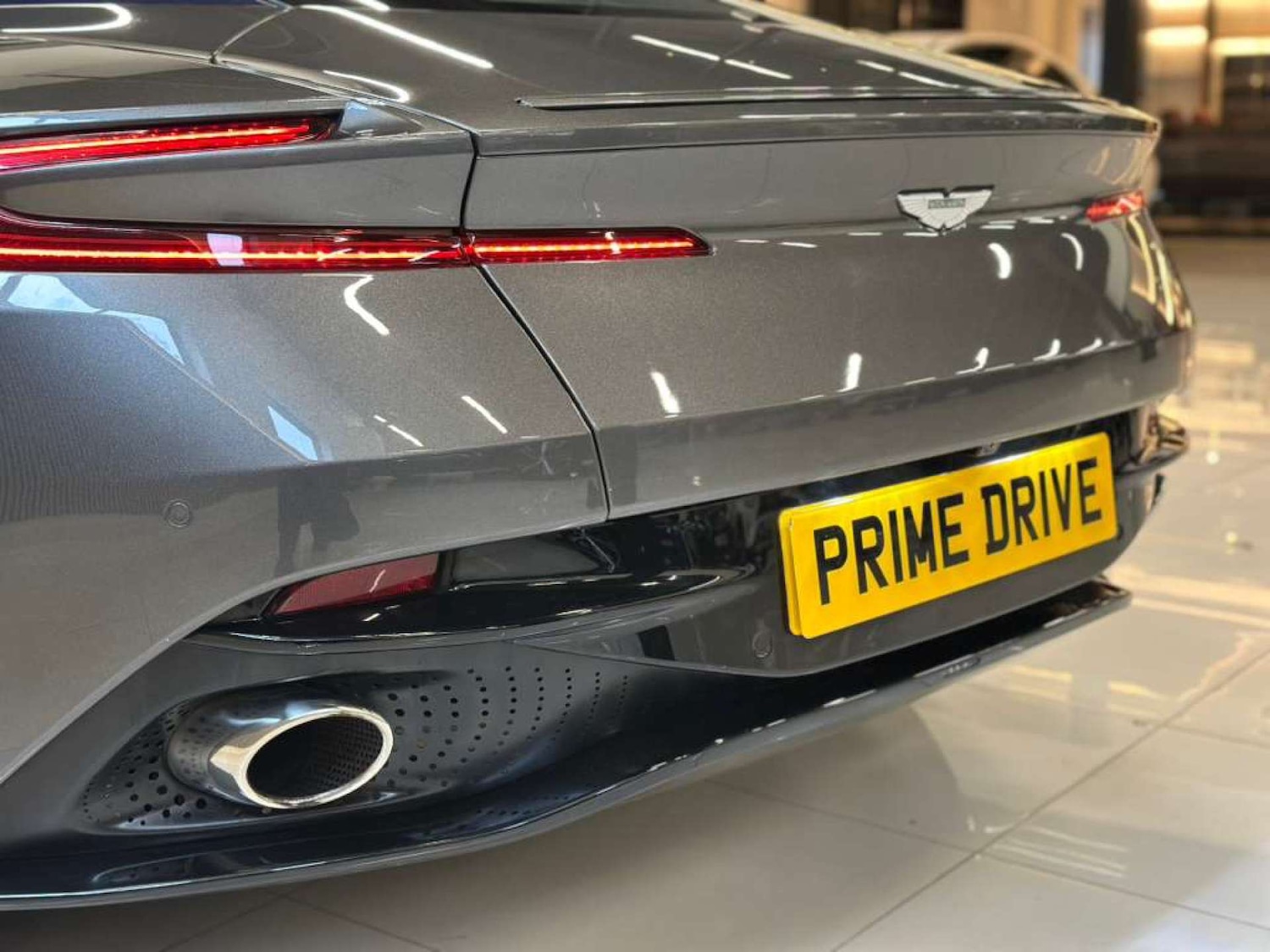 Used Aston Martin DB11 2017 for sale - 76354258: Photo 42