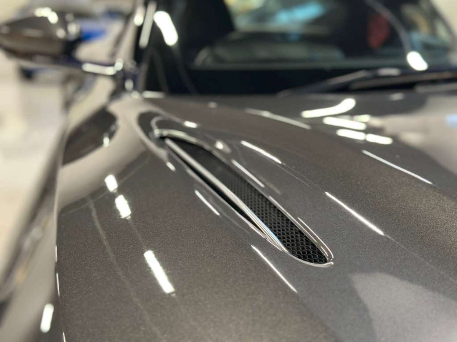 Used Aston Martin DB11 2017 for sale - 76354258: Photo 50