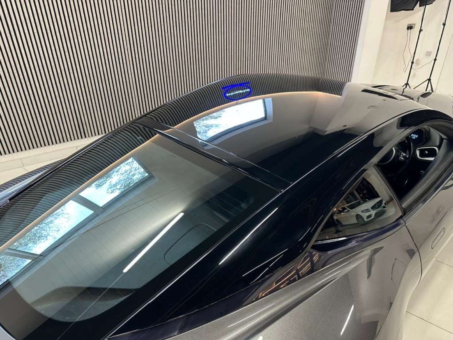 Used Aston Martin DB11 2017 for sale - 76354258: Photo 57