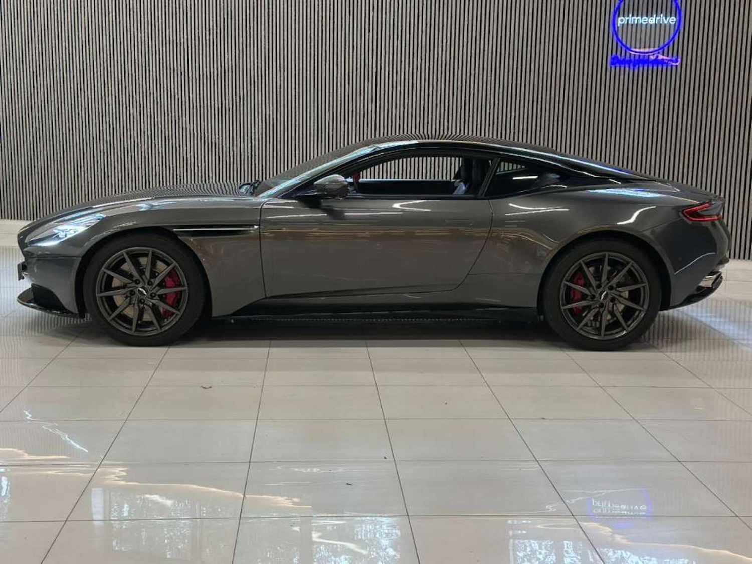 Used Aston Martin DB11 2017 for sale - 76354258: Photo 7