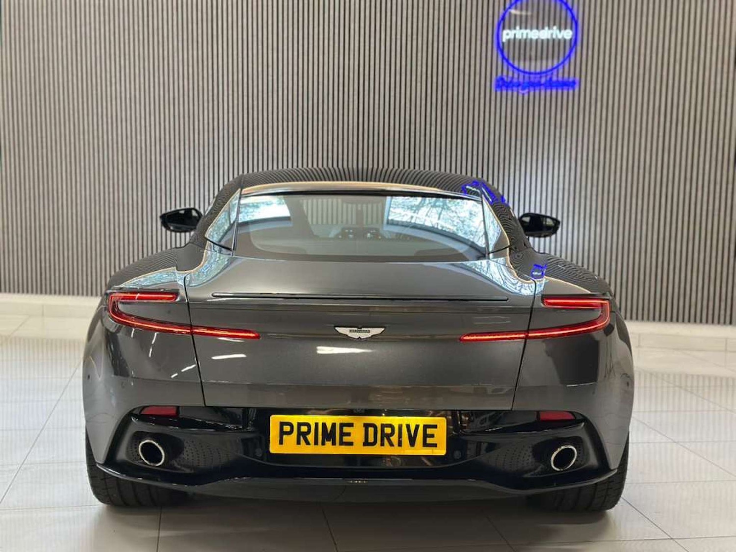 Used Aston Martin DB11 2017 for sale - 76354258: Photo 8