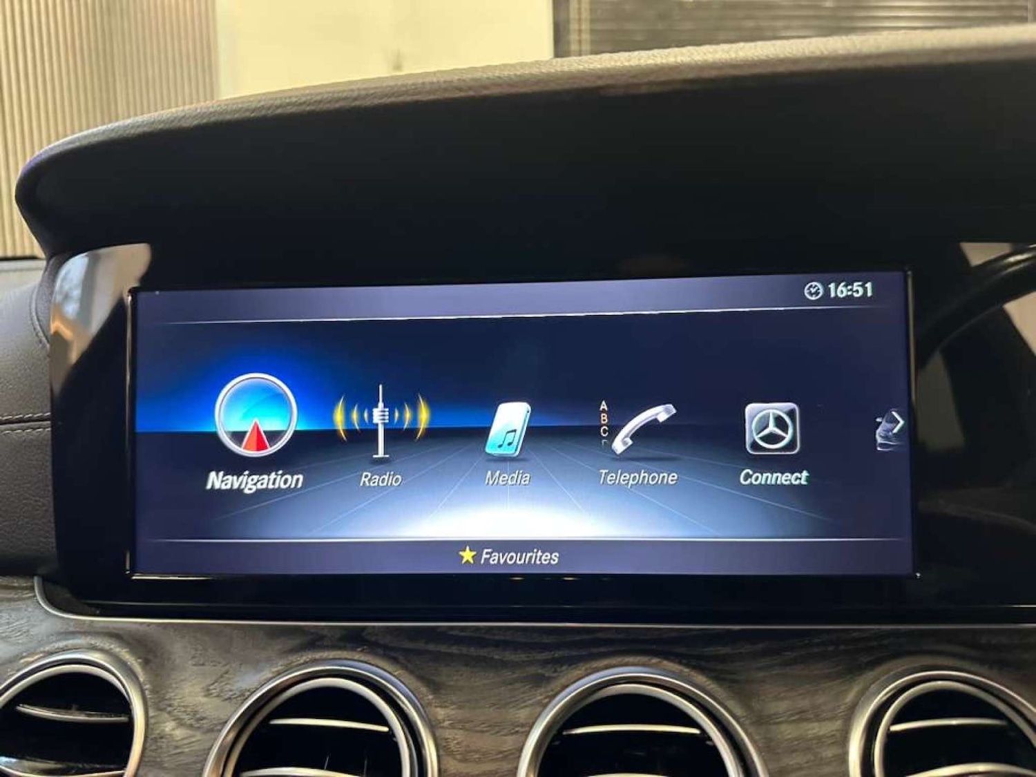 Used Mercedes-Benz E Class 2019 for sale - 76354251: Photo 32