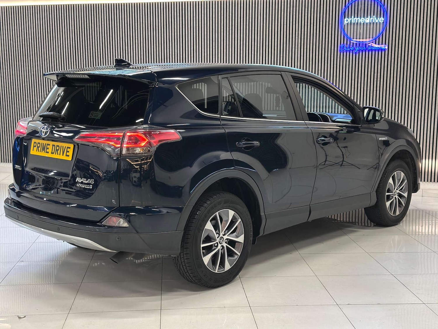 Used Toyota RAV4 2017 for sale - 76395514: Photo 10