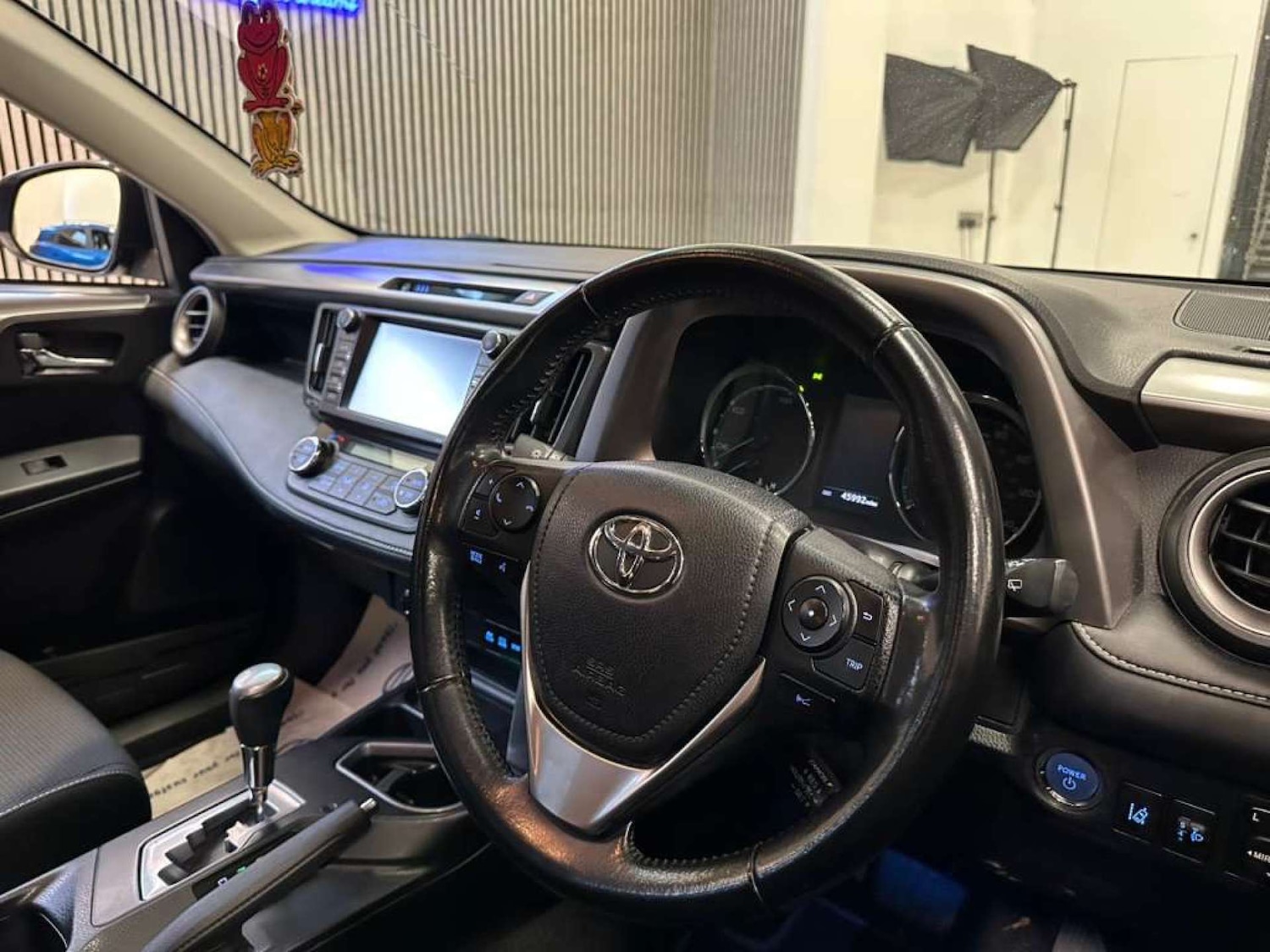 Used Toyota RAV4 2017 for sale - 76395514: Photo 14