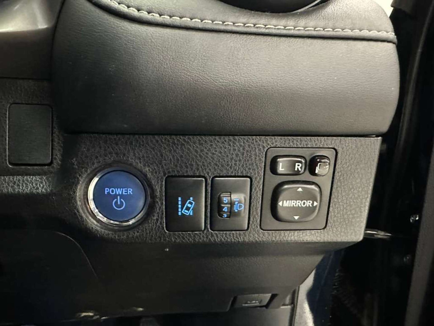 Used Toyota RAV4 2017 for sale - 76395514: Photo 22