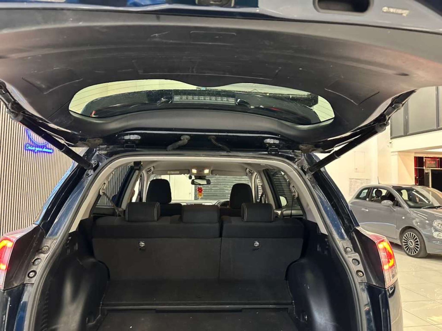 Used Toyota RAV4 2017 for sale - 76395514: Photo 36