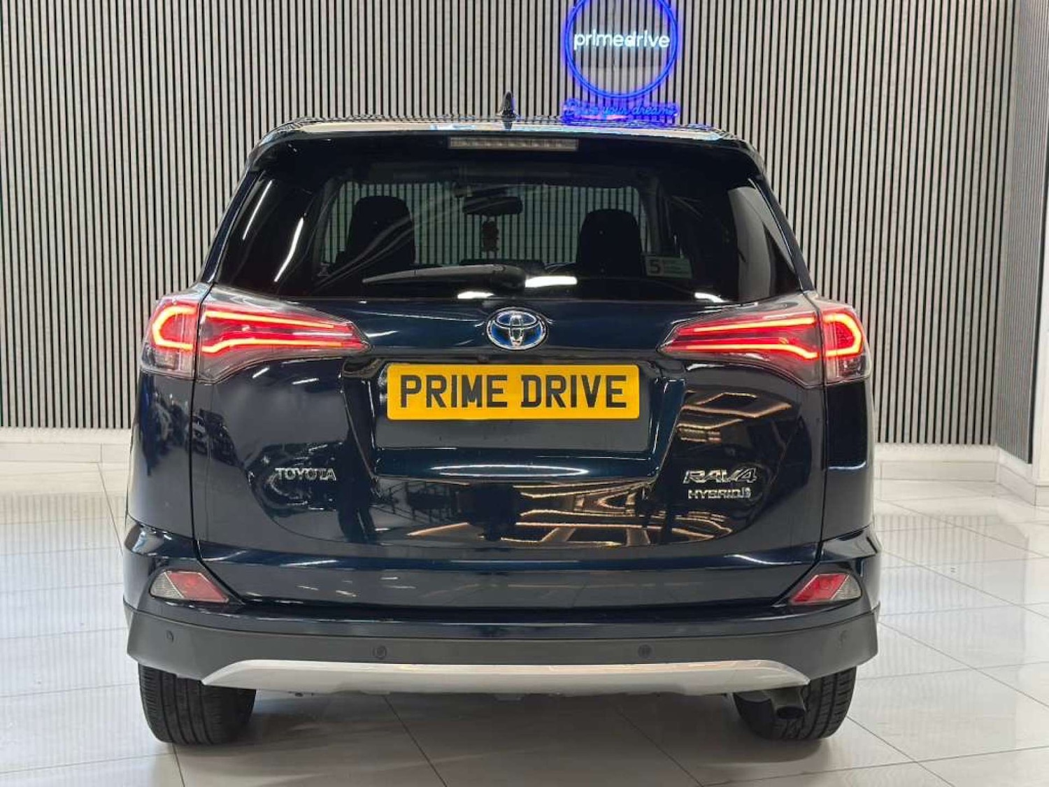 Used Toyota RAV4 2017 for sale - 76395514: Photo 8