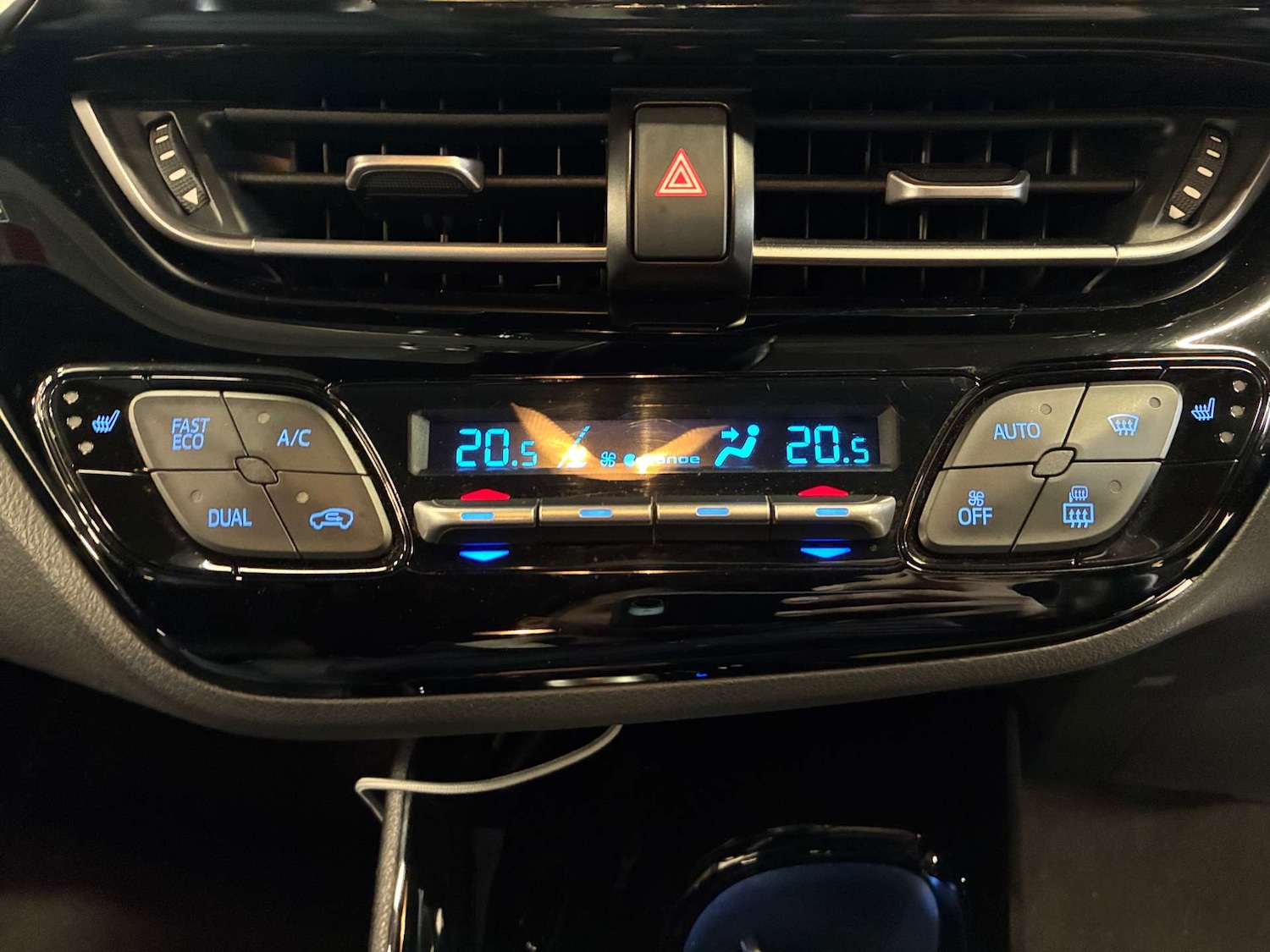 Used Toyota C-HR 2020 for sale - 76558378: Photo 18