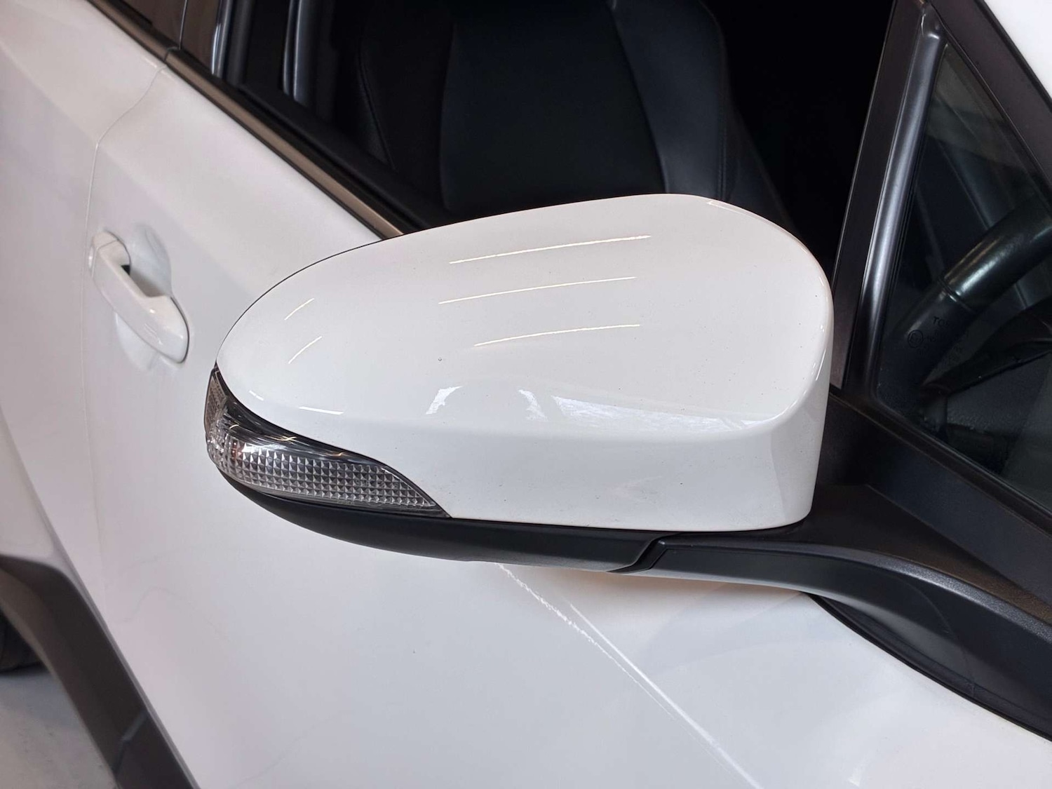 Used Toyota C-HR 2020 for sale - 76558378: Photo 46