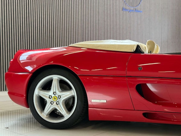 Used Ferrari F355 1996 for sale - 76271645: Photo 21
