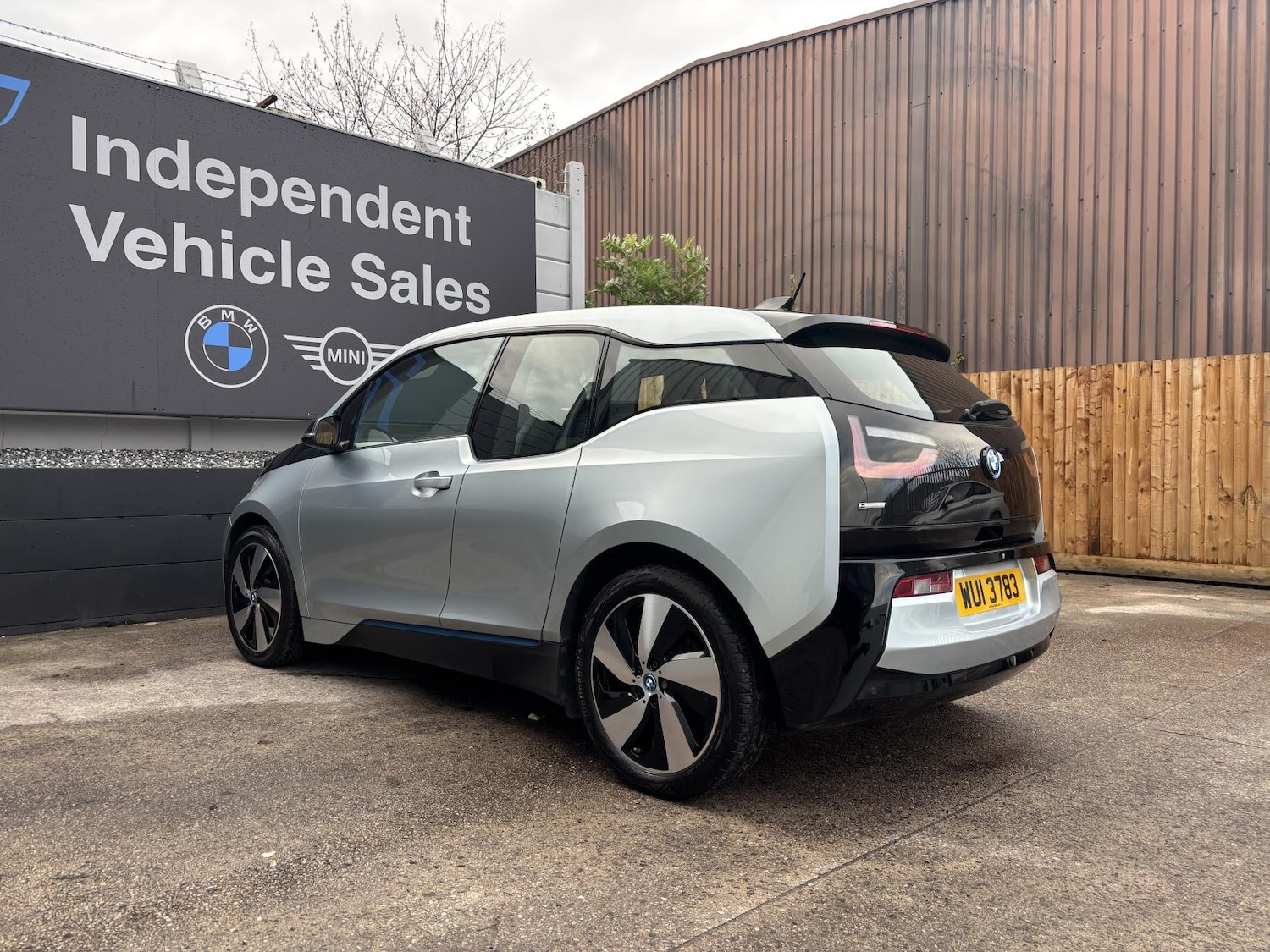 Used BMW i3 2017 for sale - 76625577: Photo 2