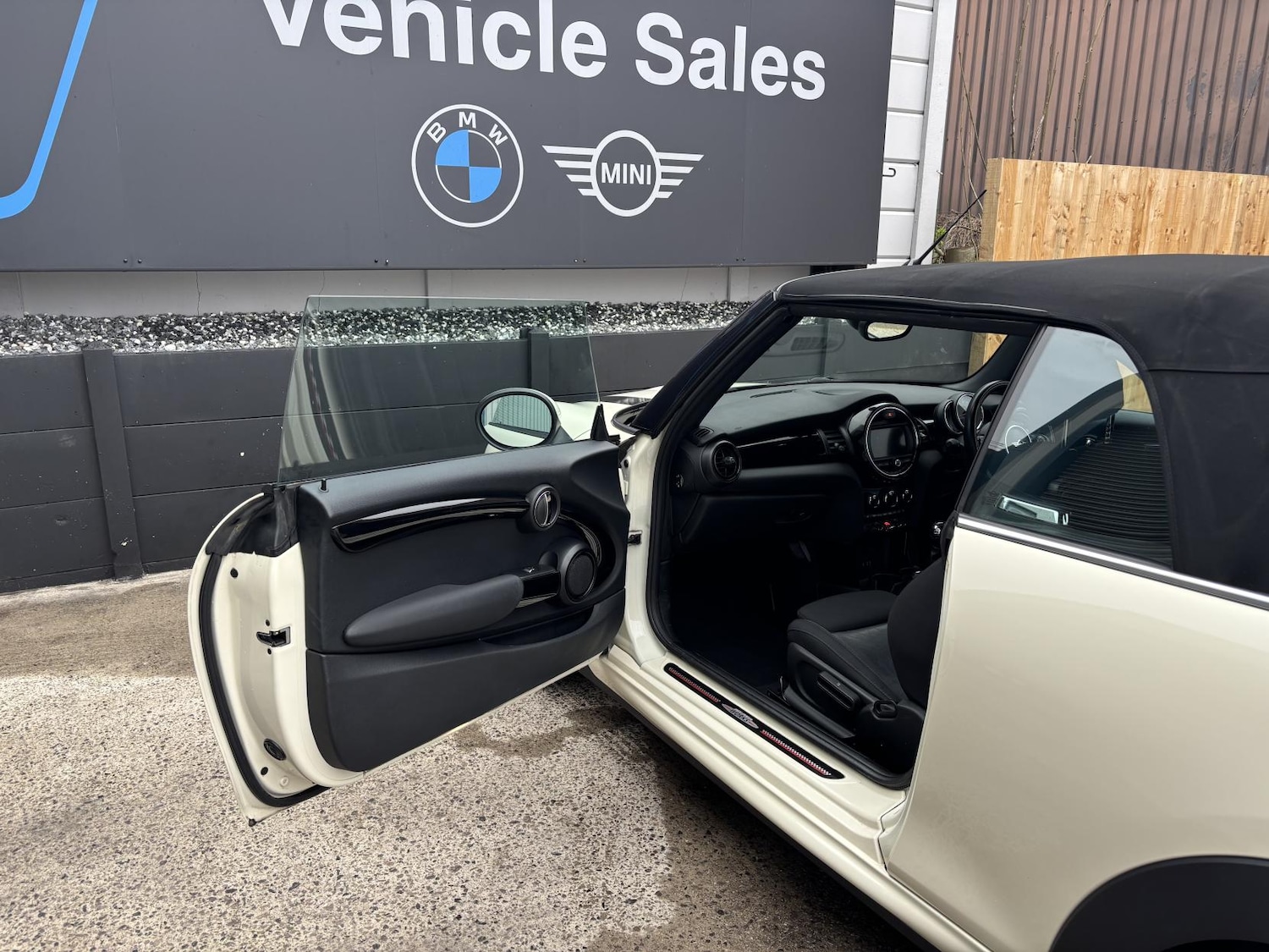 Used MINI Convertible 2018 for sale - 77997183: Photo 12