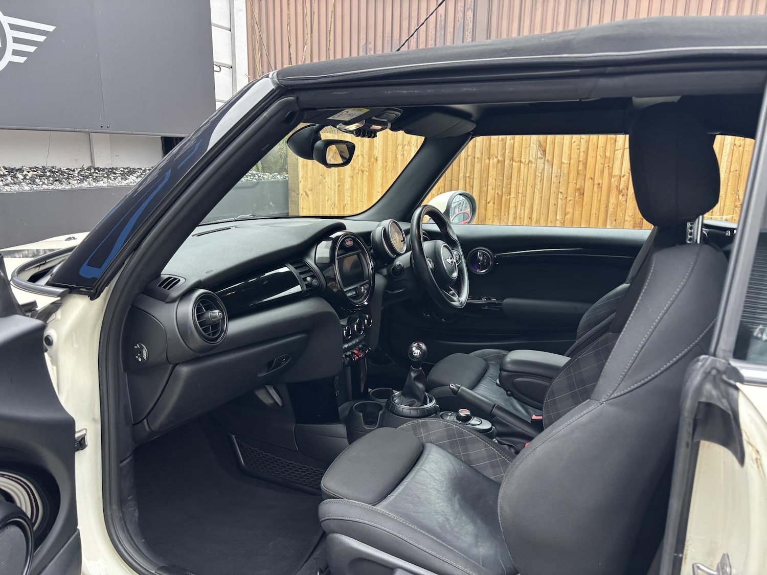 Used MINI Convertible 2018 for sale - 77997183: Photo 16