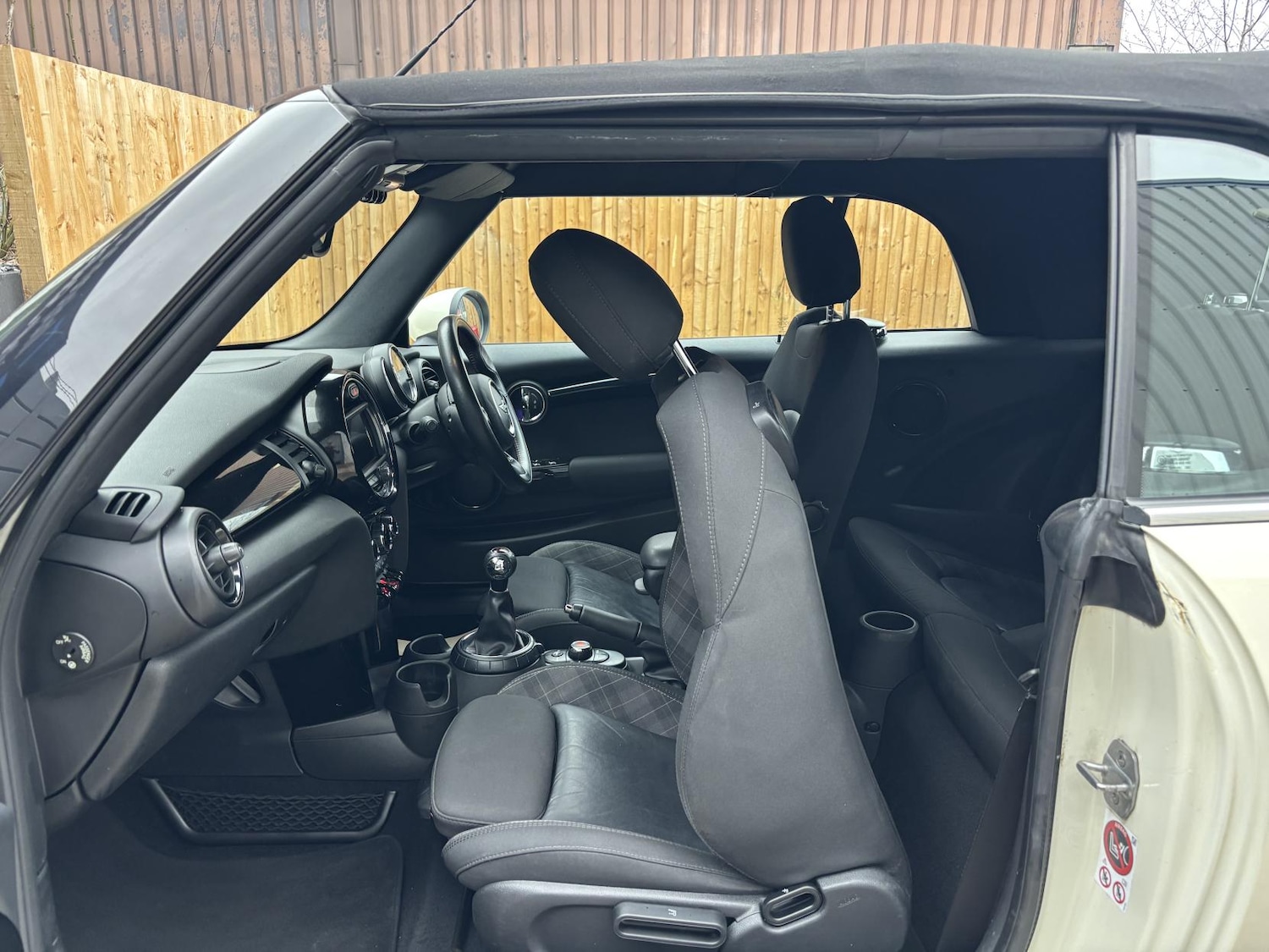 Used MINI Convertible 2018 for sale - 77997183: Photo 19