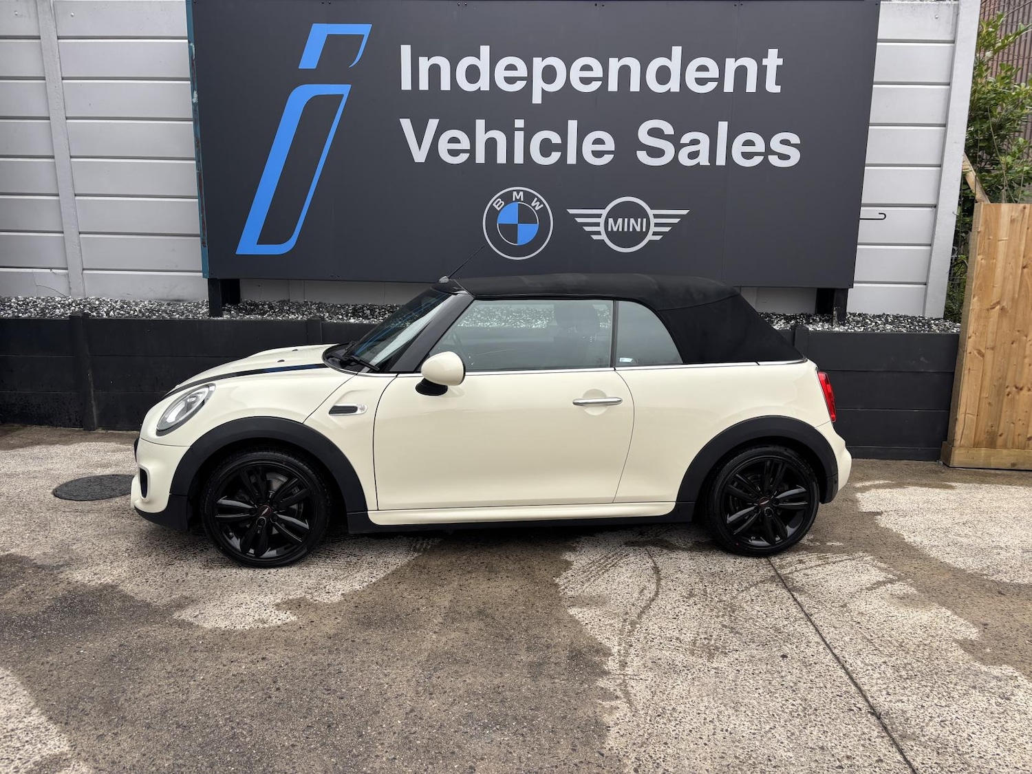 Used MINI Convertible 2018 for sale - 77997183: Photo 21