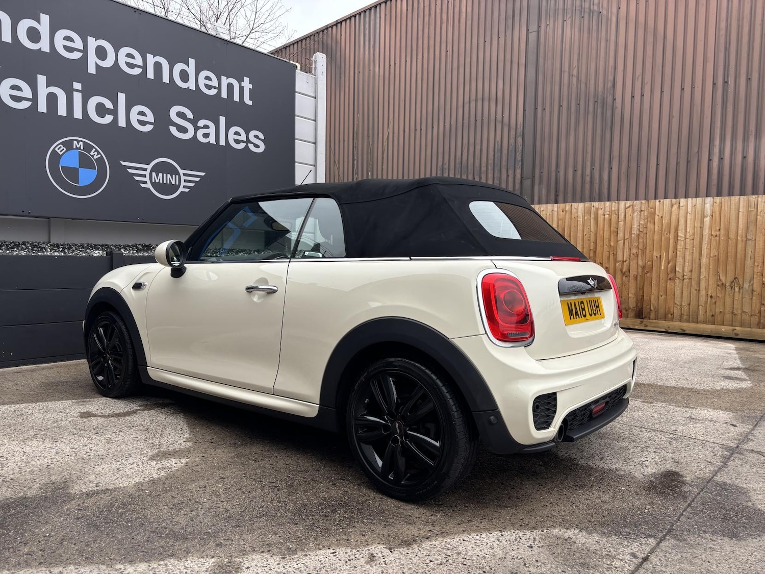 Used MINI Convertible 2018 for sale - 77997183: Photo 32