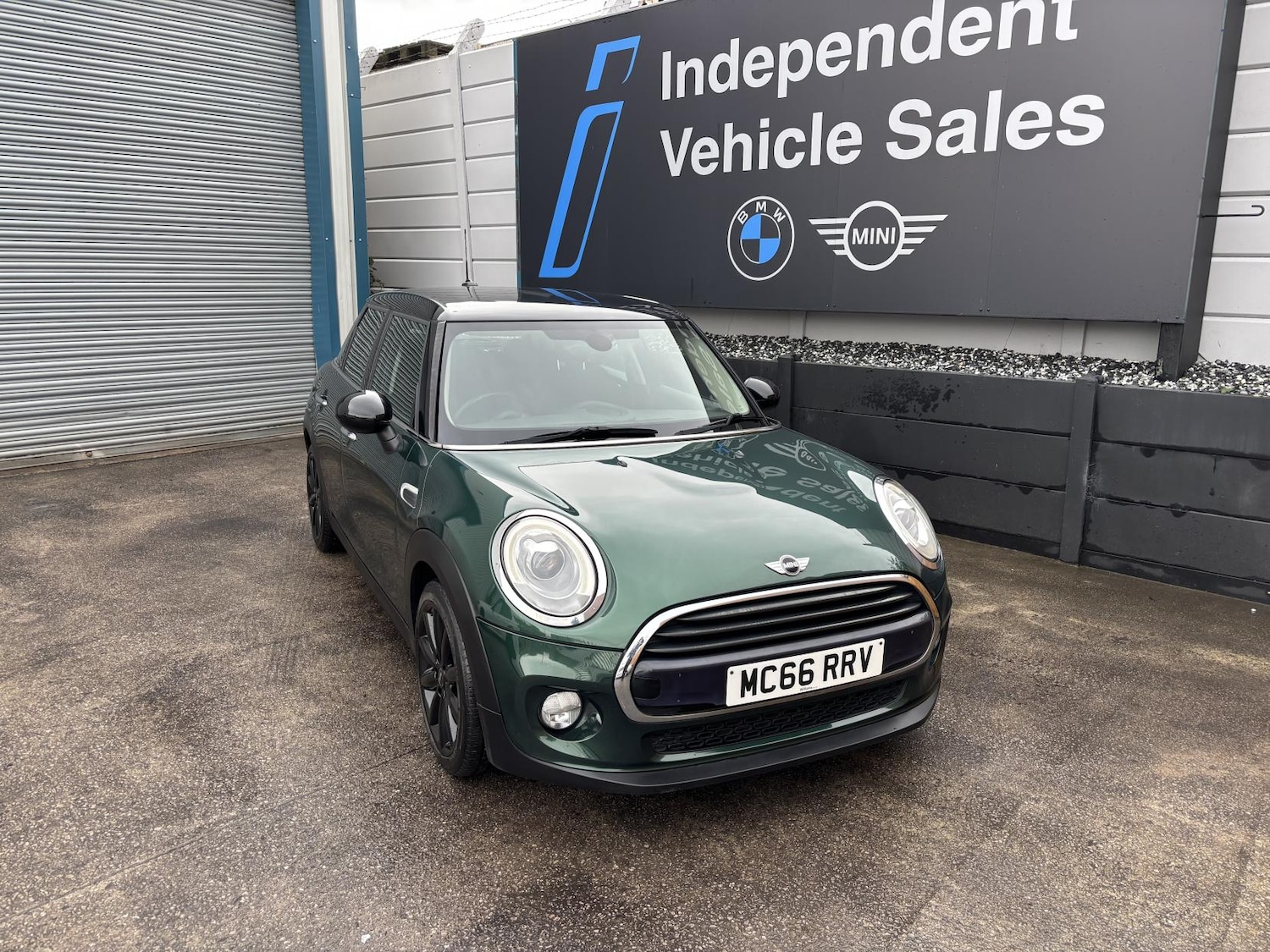 Used MINI Hatch 2017 for sale - 76611575: Photo 2