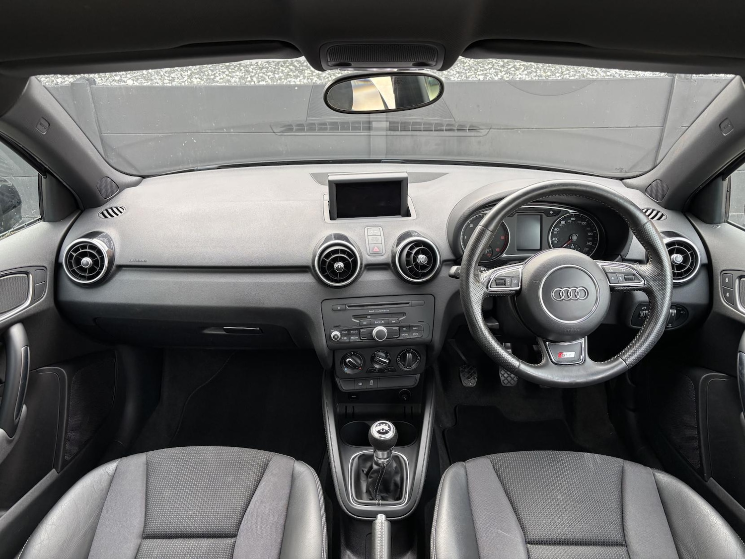 Used Audi A1 2012 for sale - 77581576: Photo 2