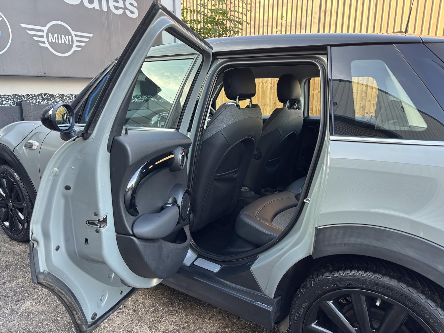 Used MINI Hatch 2015 for sale - 76494351: Photo 32