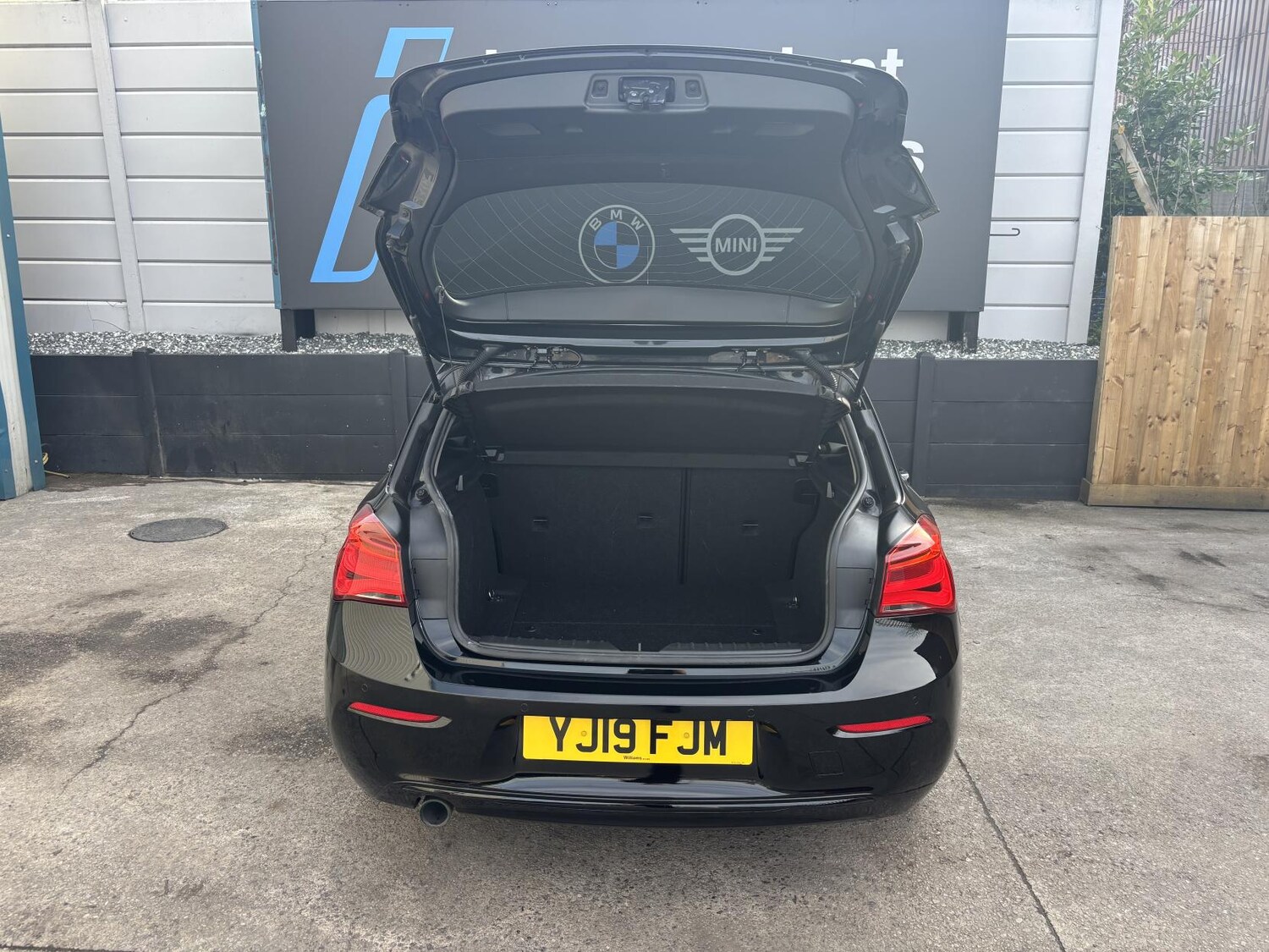 Used BMW 1 Series 2019 for sale - 77950900: Photo 28