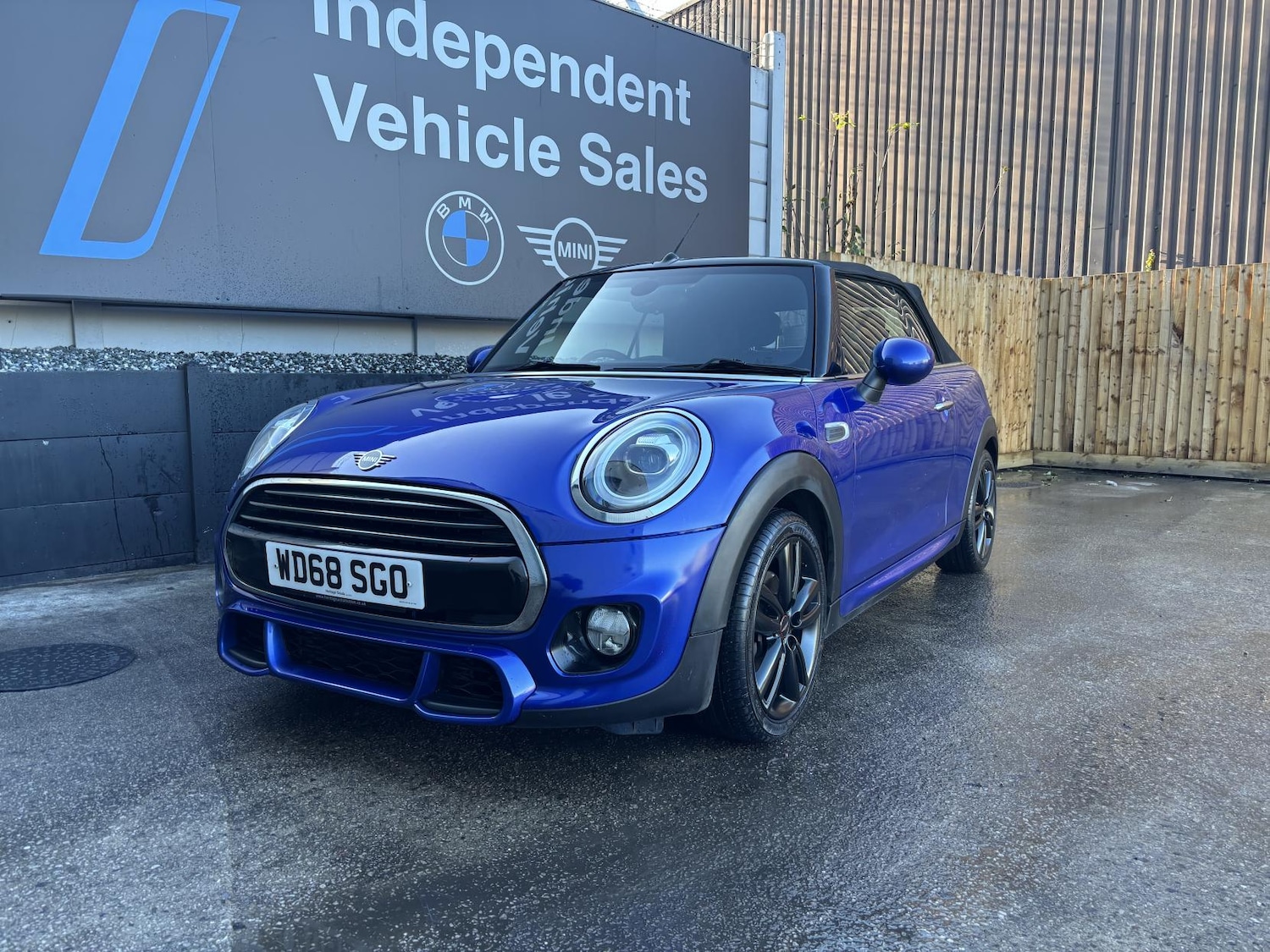 Used MINI Convertible 2018 for sale - 76807345: Photo 10