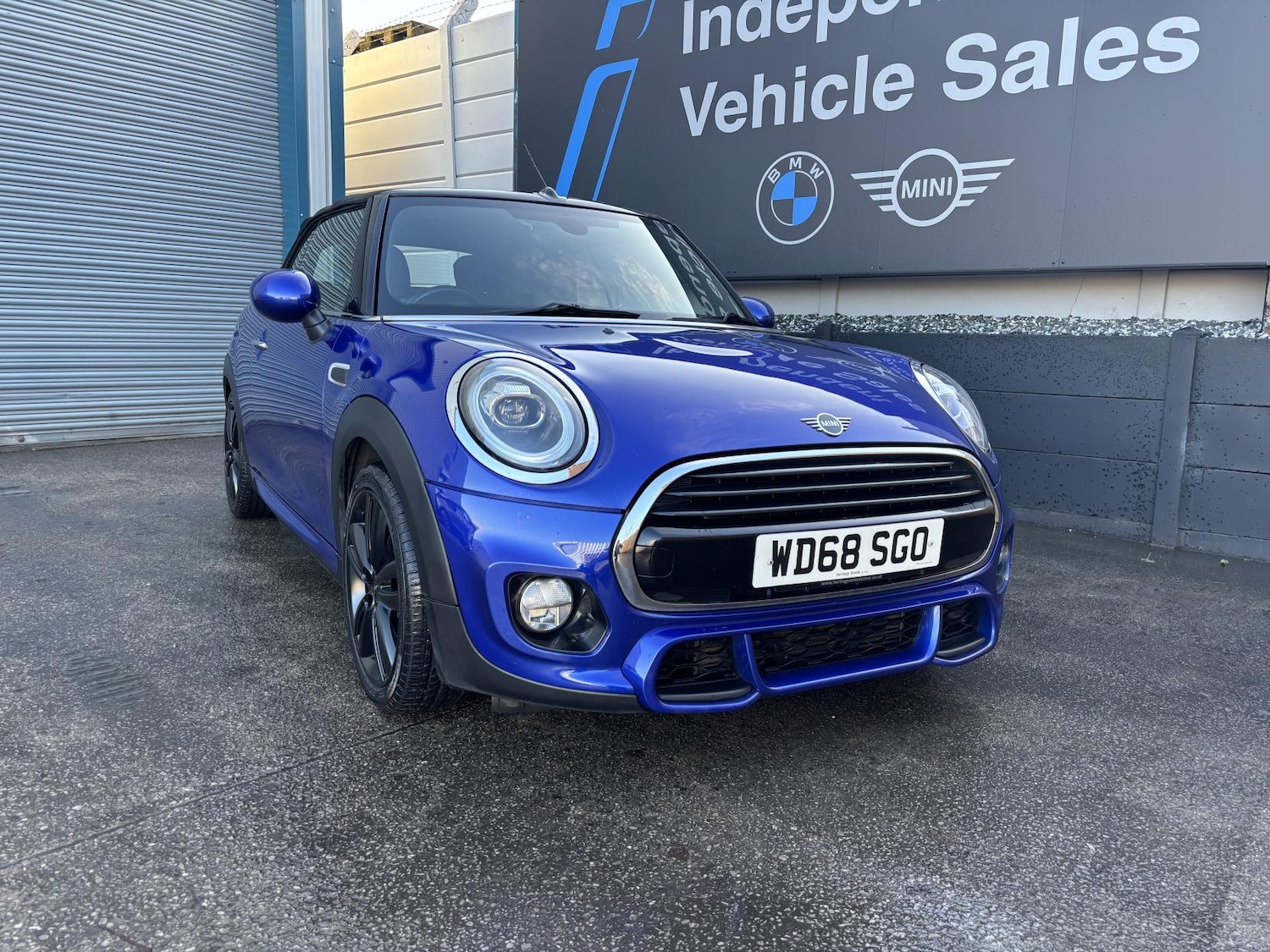 Used MINI Convertible 2018 for sale - 76807345: Photo 11