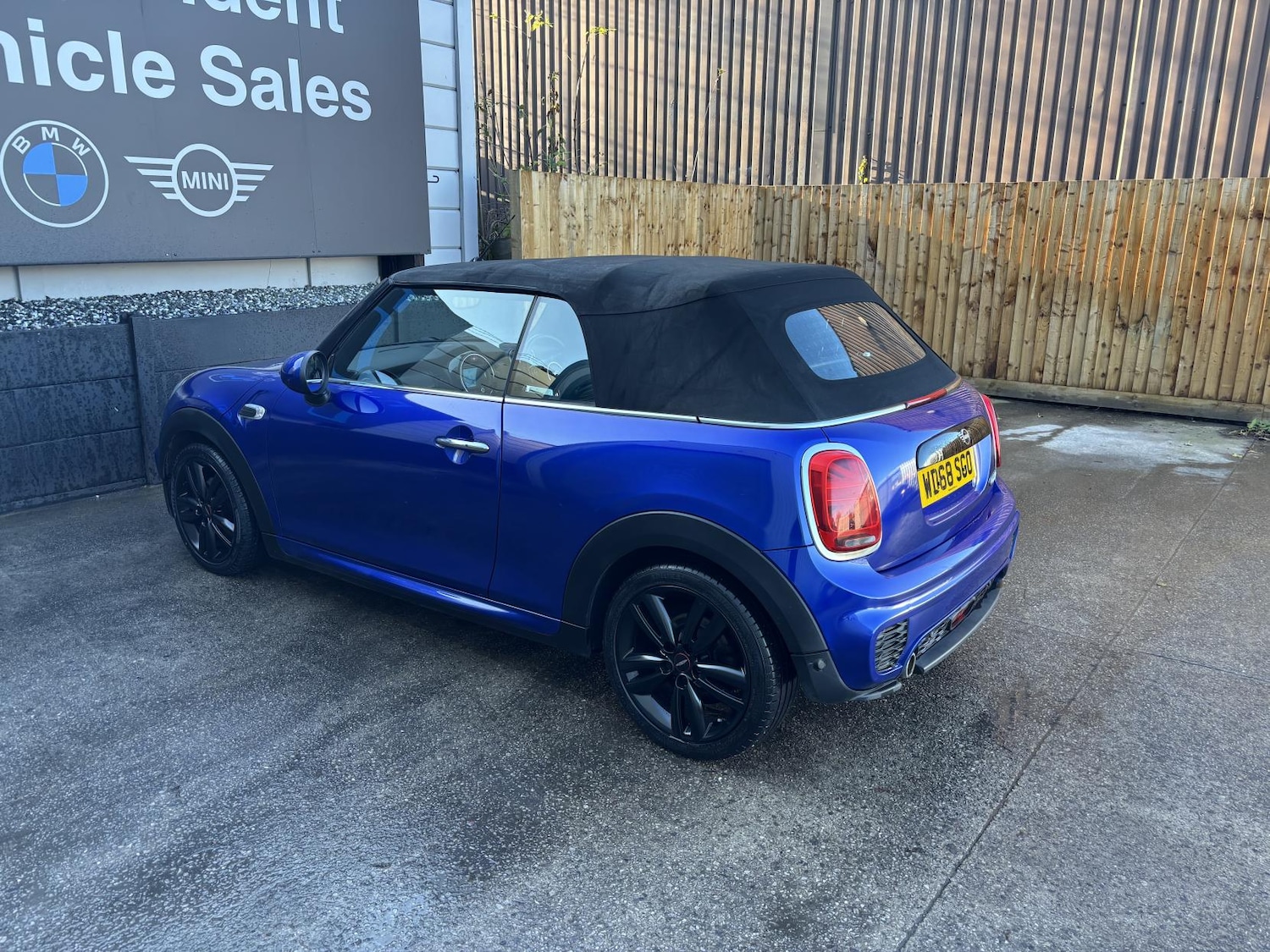 Used MINI Convertible 2018 for sale - 76807345: Photo 13