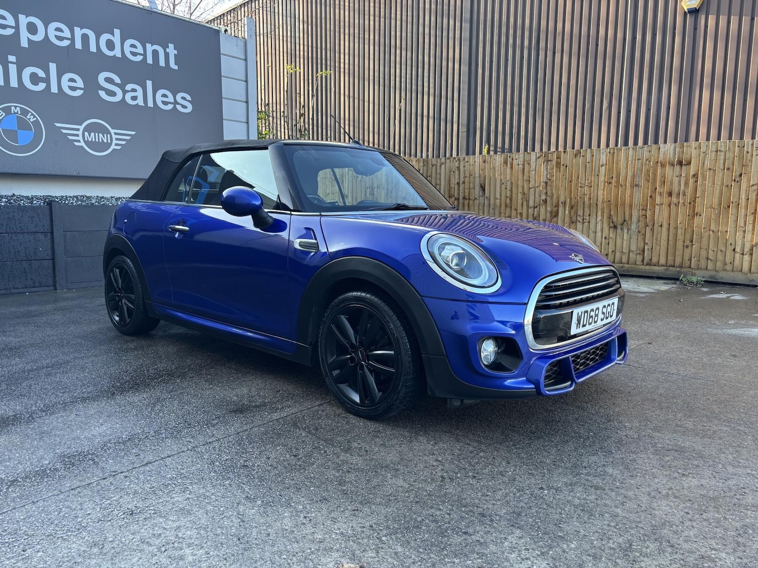 Used MINI Convertible 2018 for sale - 76807345: Photo 22