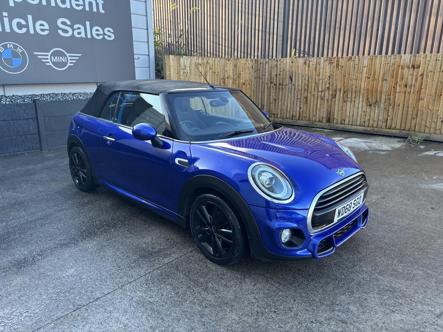 Used MINI Convertible 2018 for sale - 76807345: Photo 24