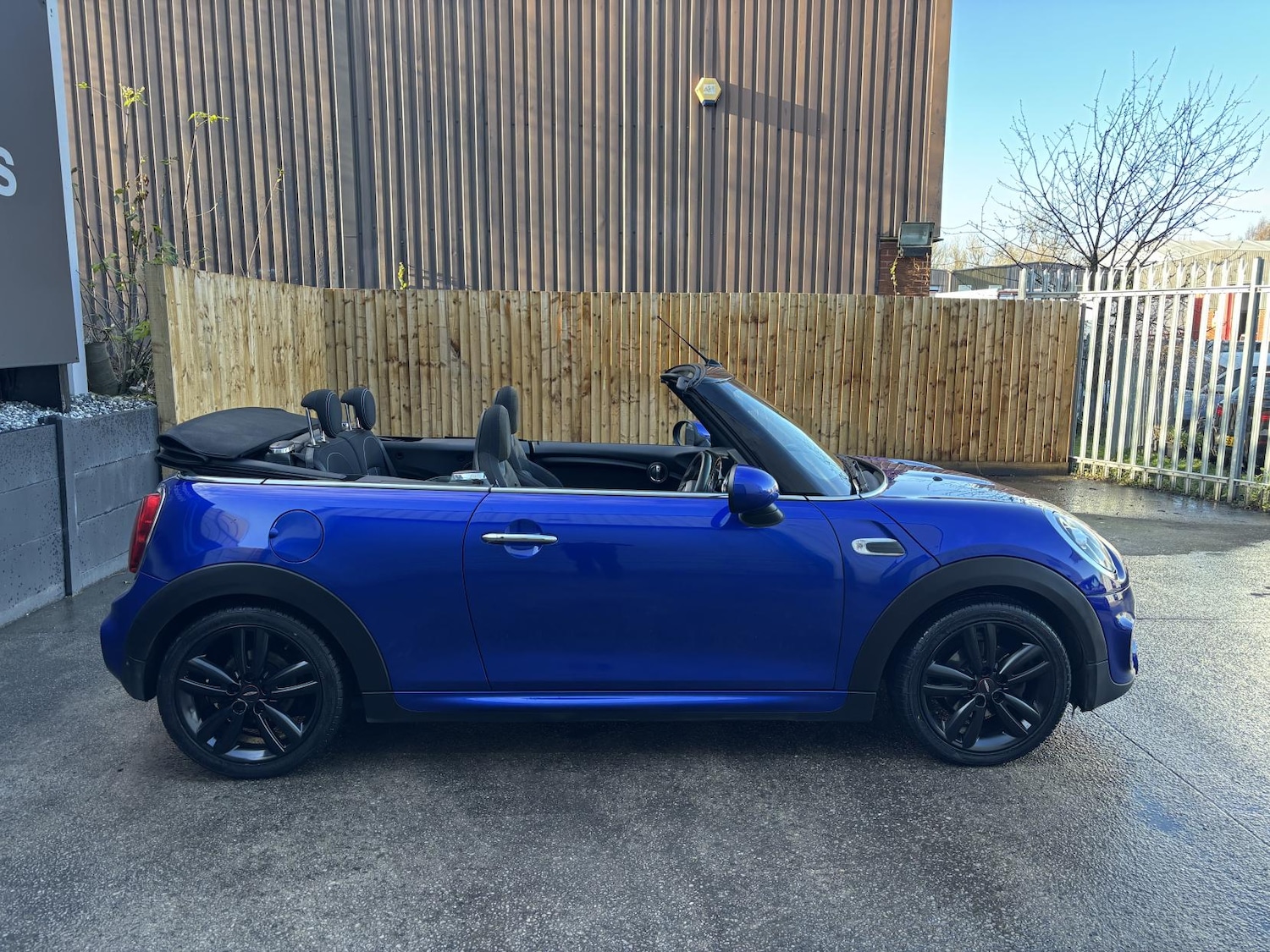 Used MINI Convertible 2018 for sale - 76807345: Photo 27