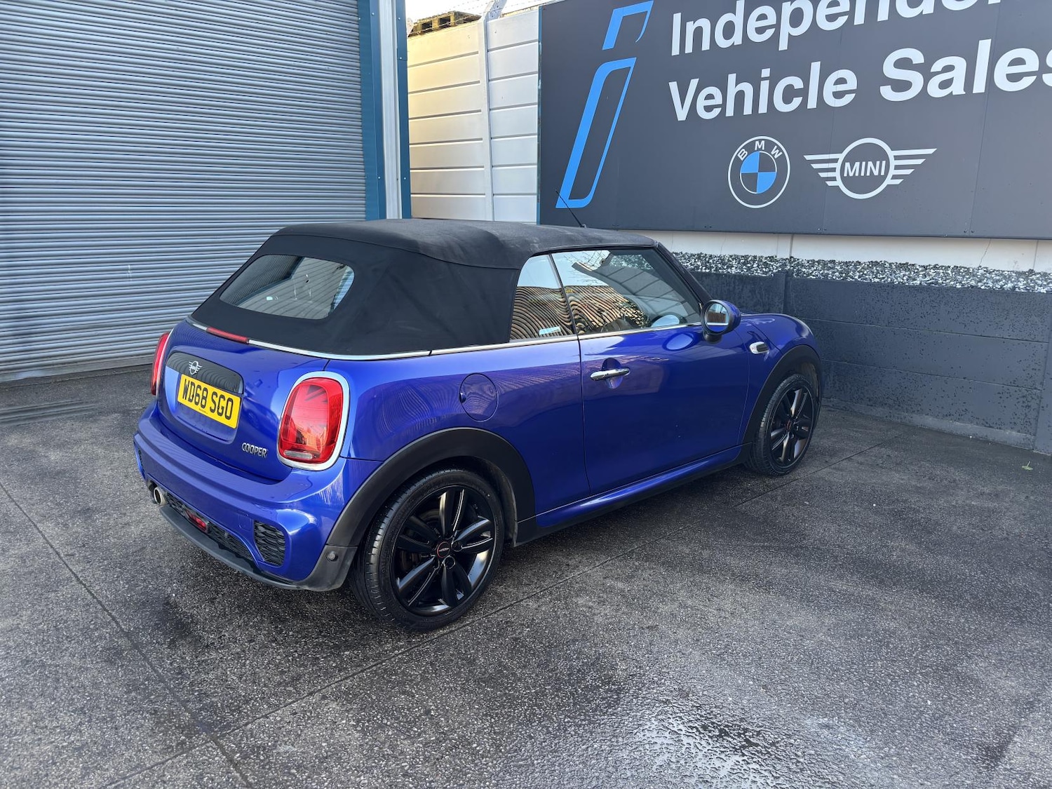Used MINI Convertible 2018 for sale - 76807345: Photo 3