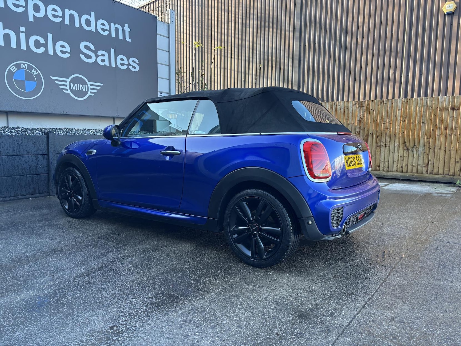 Used MINI Convertible 2018 for sale - 76807345: Photo 8