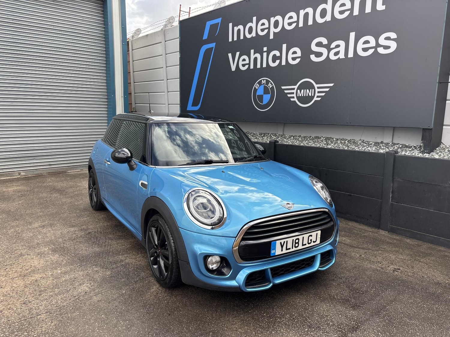 Used MINI Hatch 2018 for sale - 77901232: Photo 1