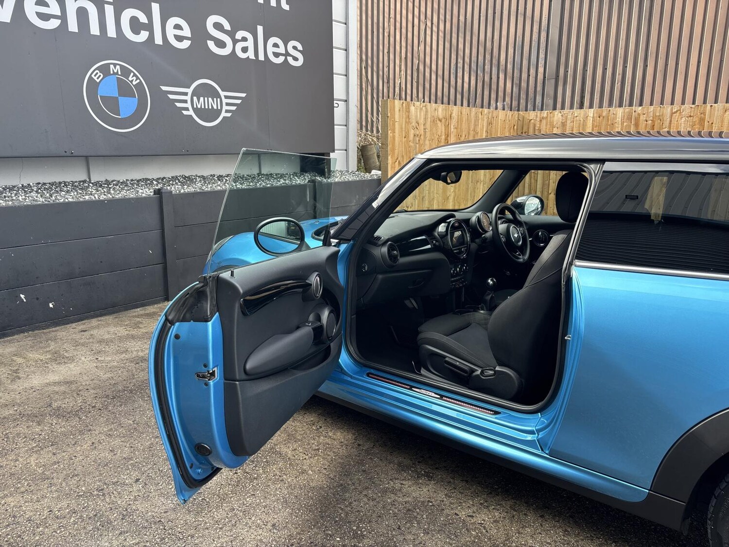 Used MINI Hatch 2018 for sale - 77901232: Photo 15