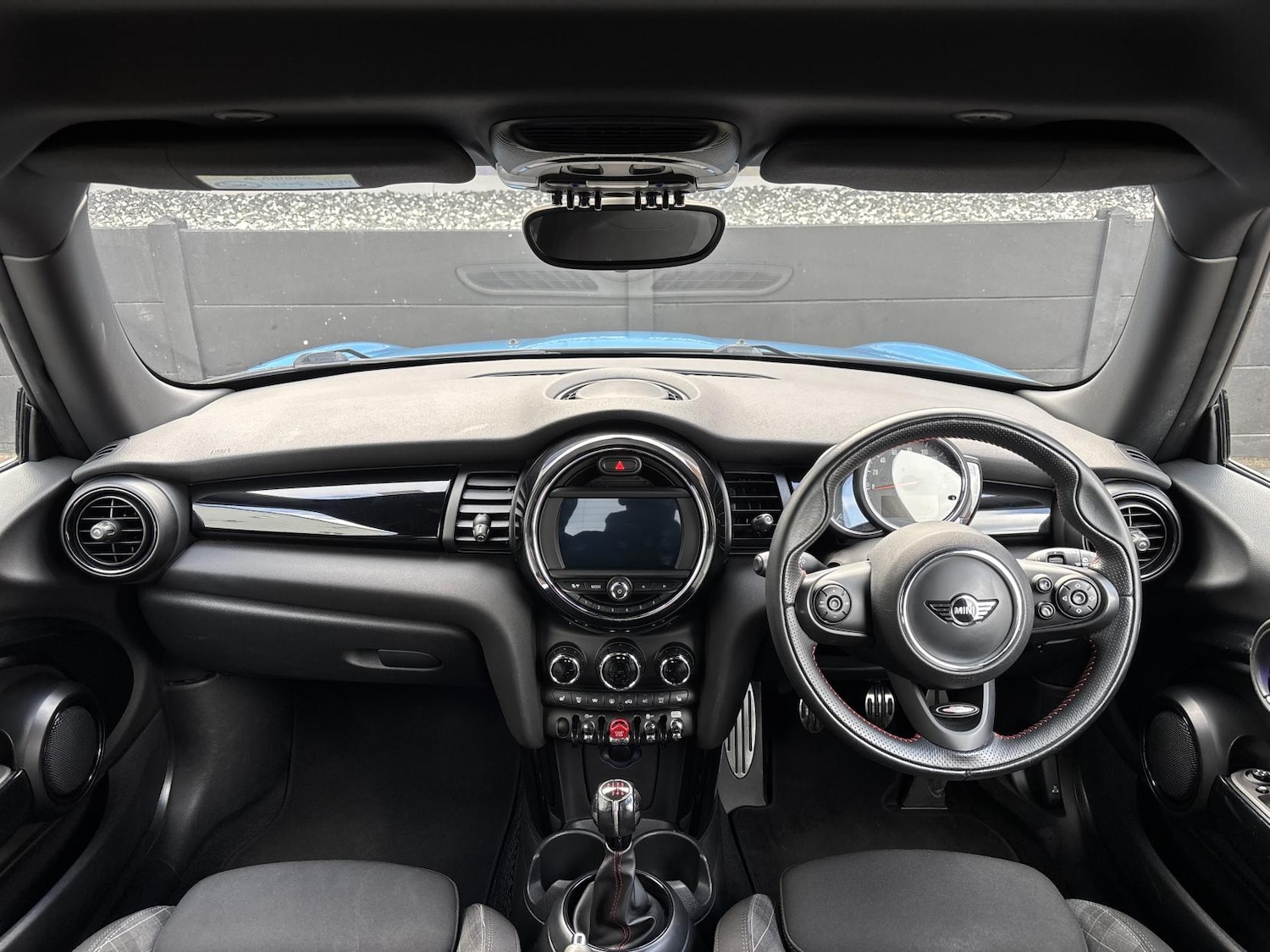 Used MINI Hatch 2018 for sale - 77901232: Photo 2