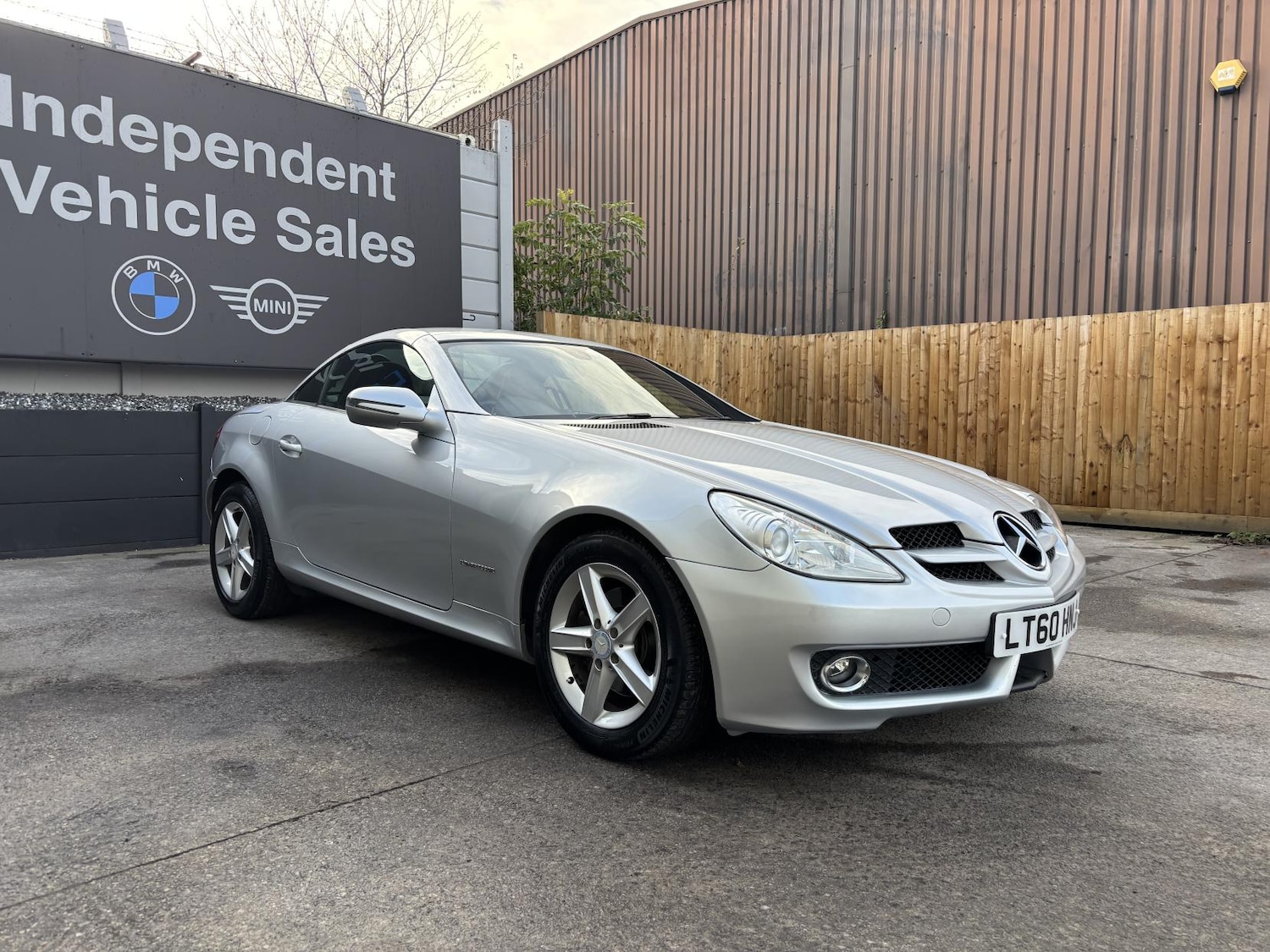 Used Mercedes-Benz SLK 2010 for sale - 76722768: Photo 17