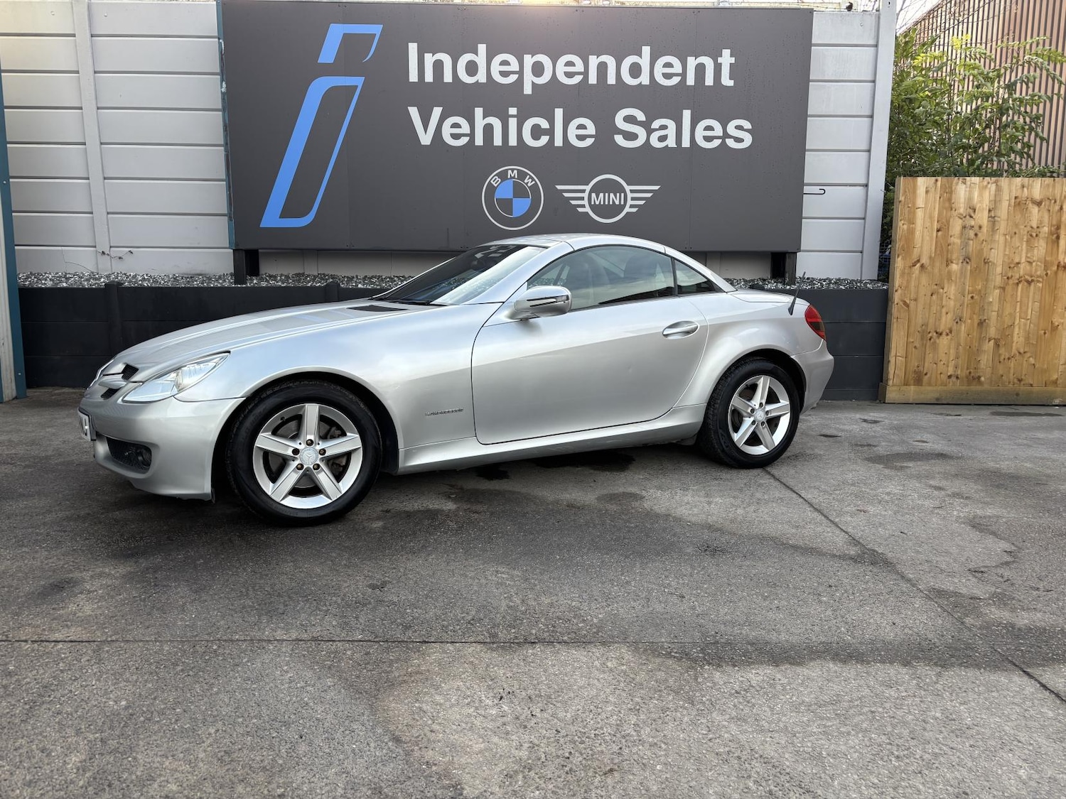 Used Mercedes-Benz SLK 2010 for sale - 76722768: Photo 21