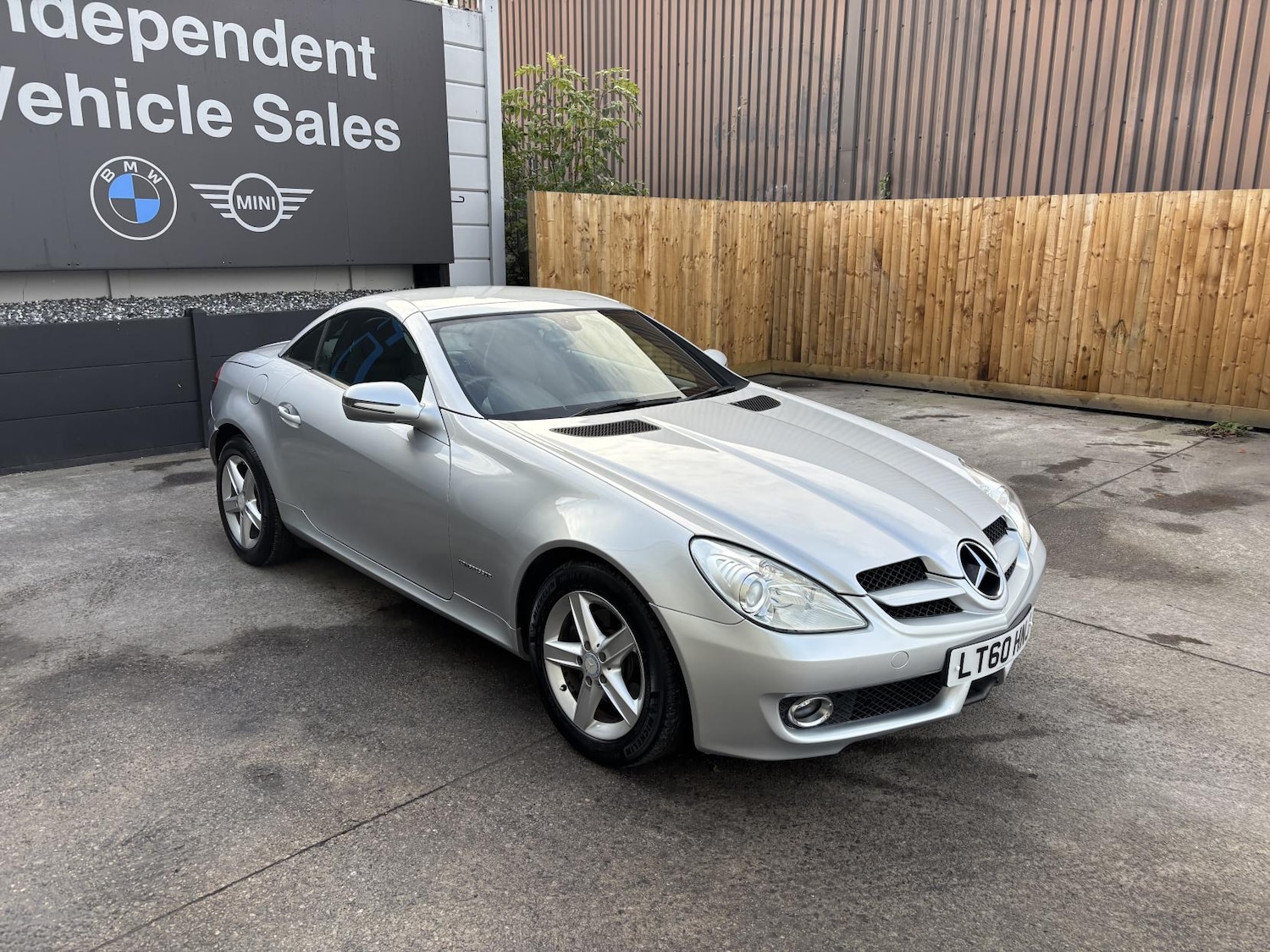 Used Mercedes-Benz SLK 2010 for sale - 76722768: Photo 24