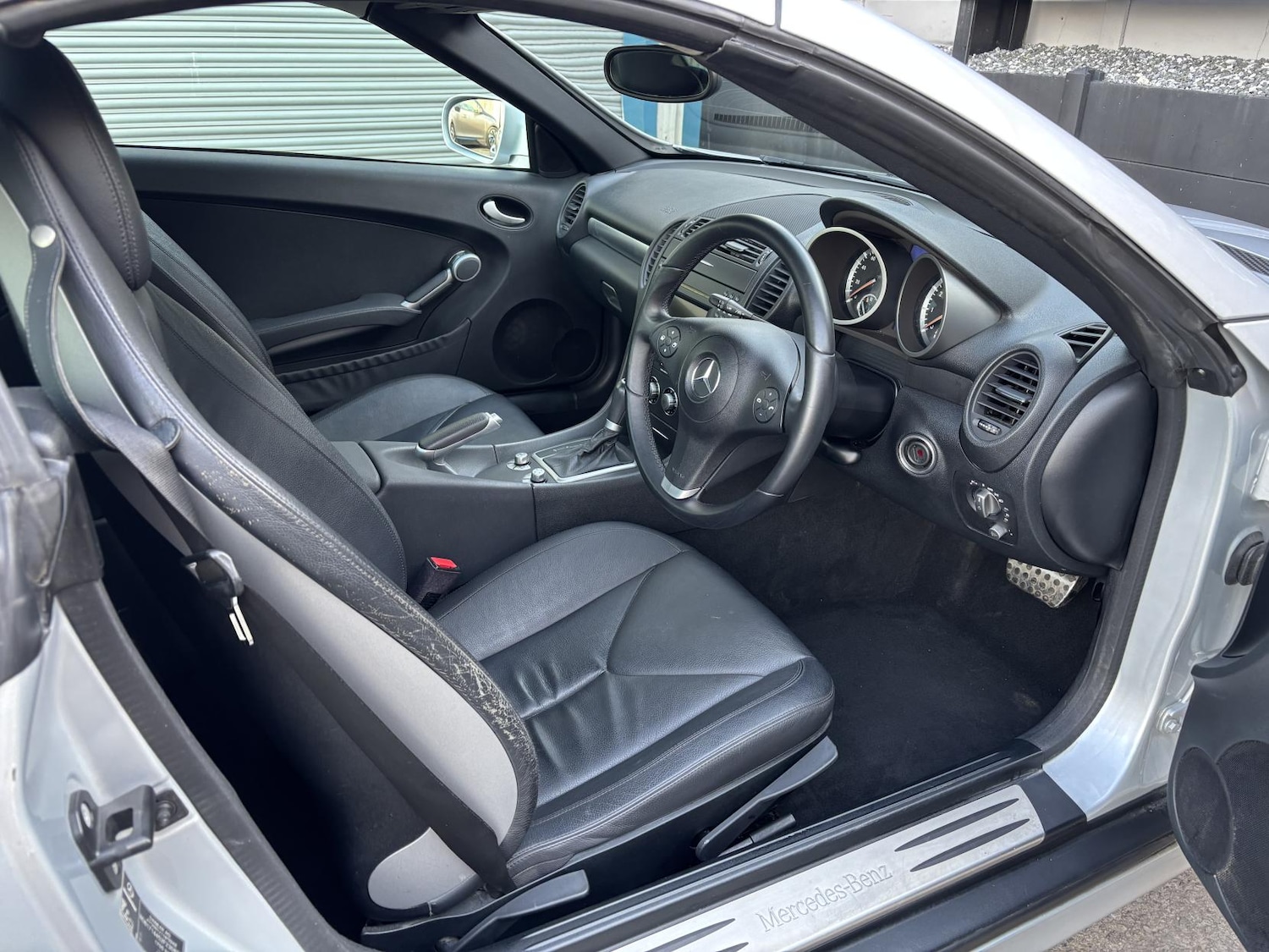 Used Mercedes-Benz SLK 2010 for sale - 76722768: Photo 29