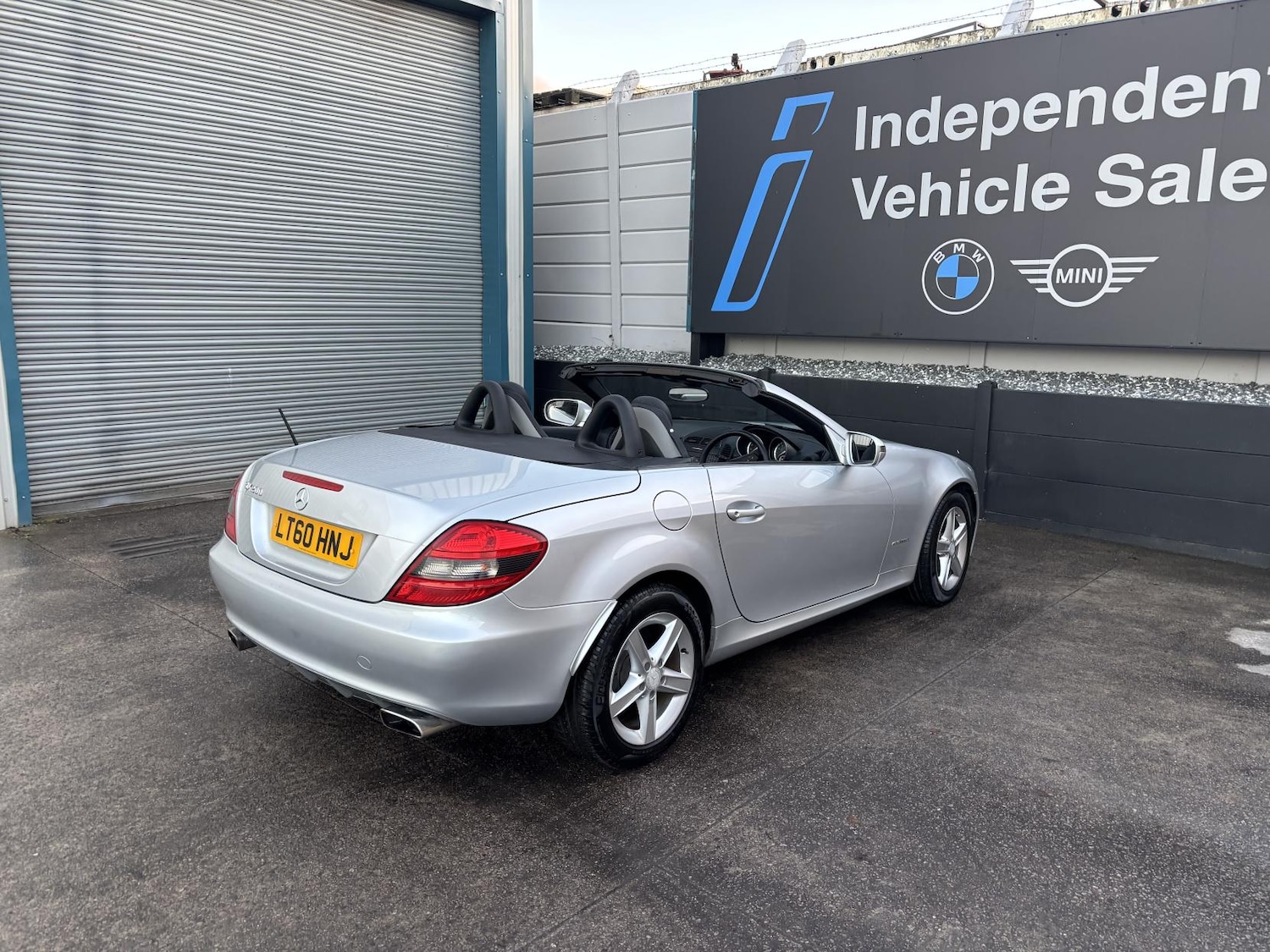 Used Mercedes-Benz SLK 2010 for sale - 76722768: Photo 3