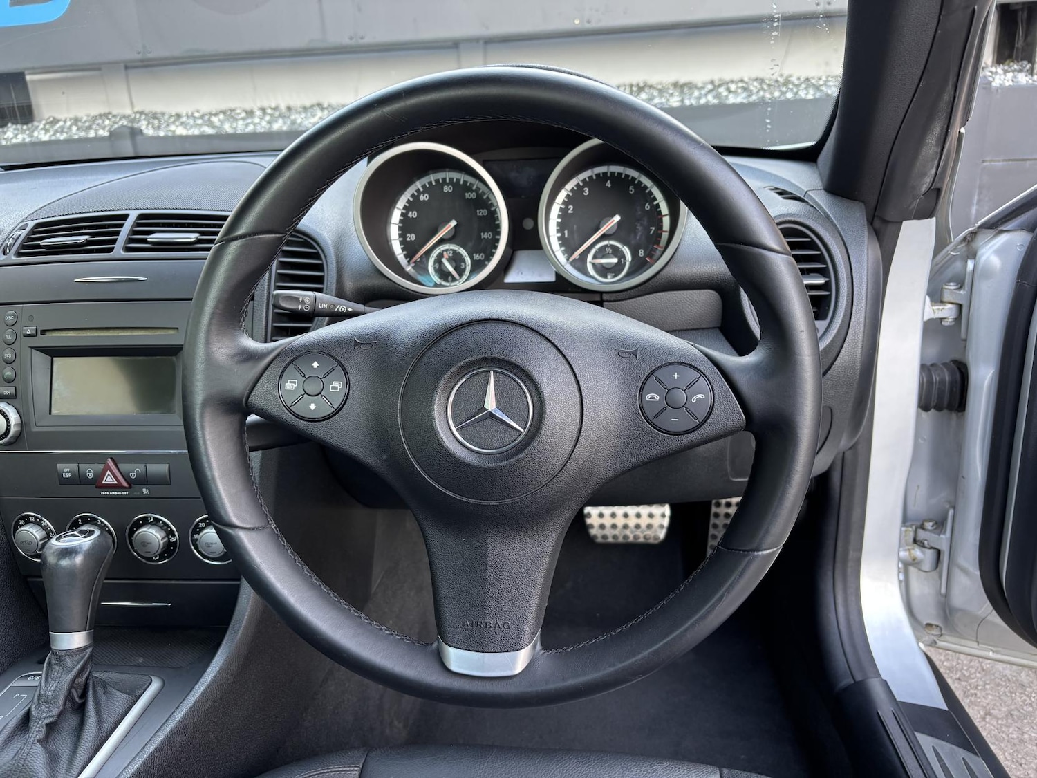 Used Mercedes-Benz SLK 2010 for sale - 76722768: Photo 30