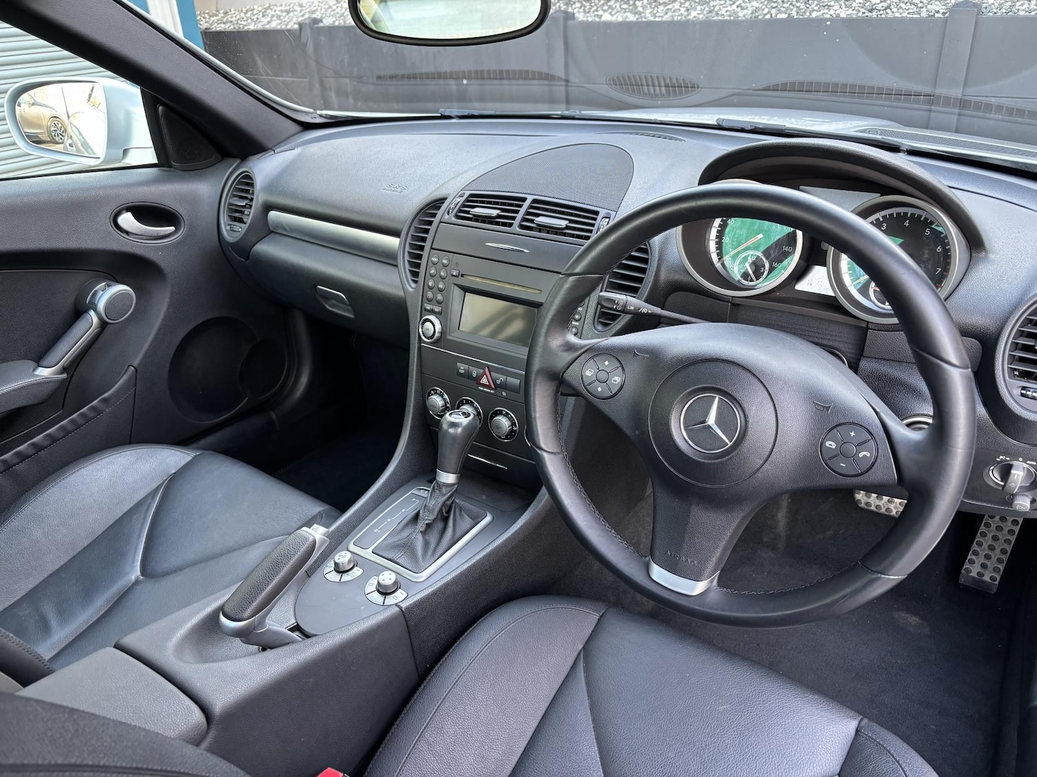 Used Mercedes-Benz SLK 2010 for sale - 76722768: Photo 31